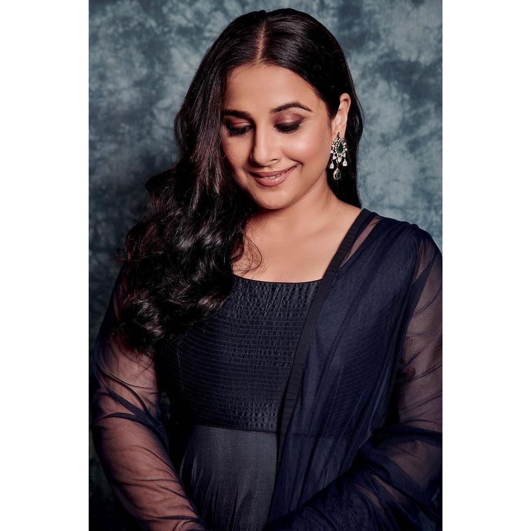 Vidya Balan latest hot and sexy stills | Bollywood actress Vidya Balan hot photos