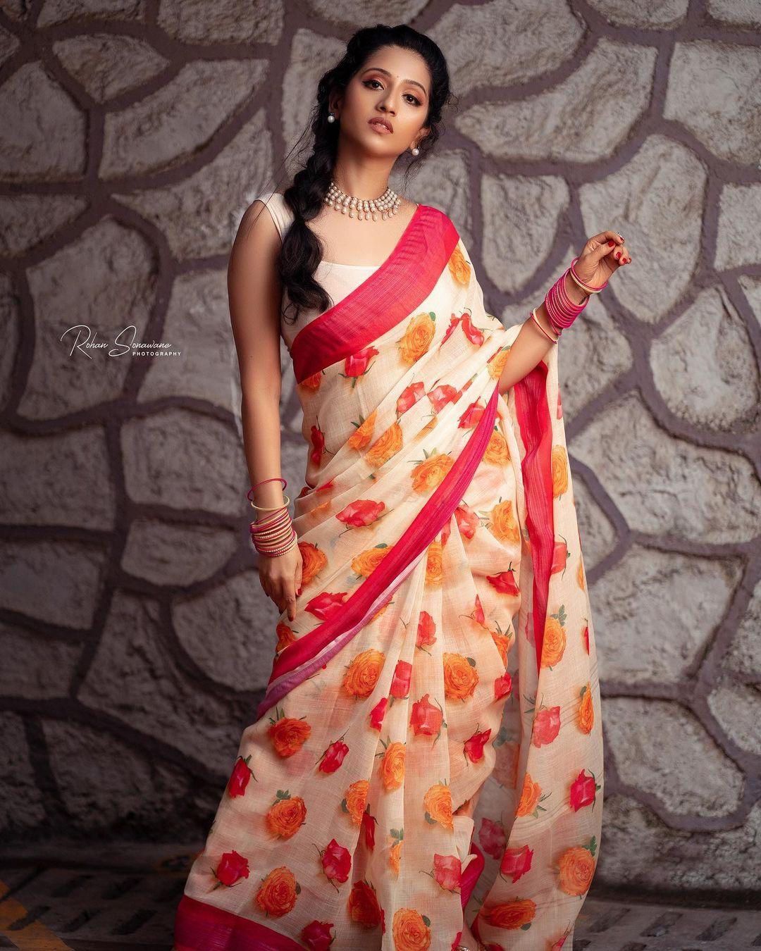 Krutika Gaikwad very hot and spicy photos | Krutika Gaikwad exposing in saree very Glamour's photo gallery