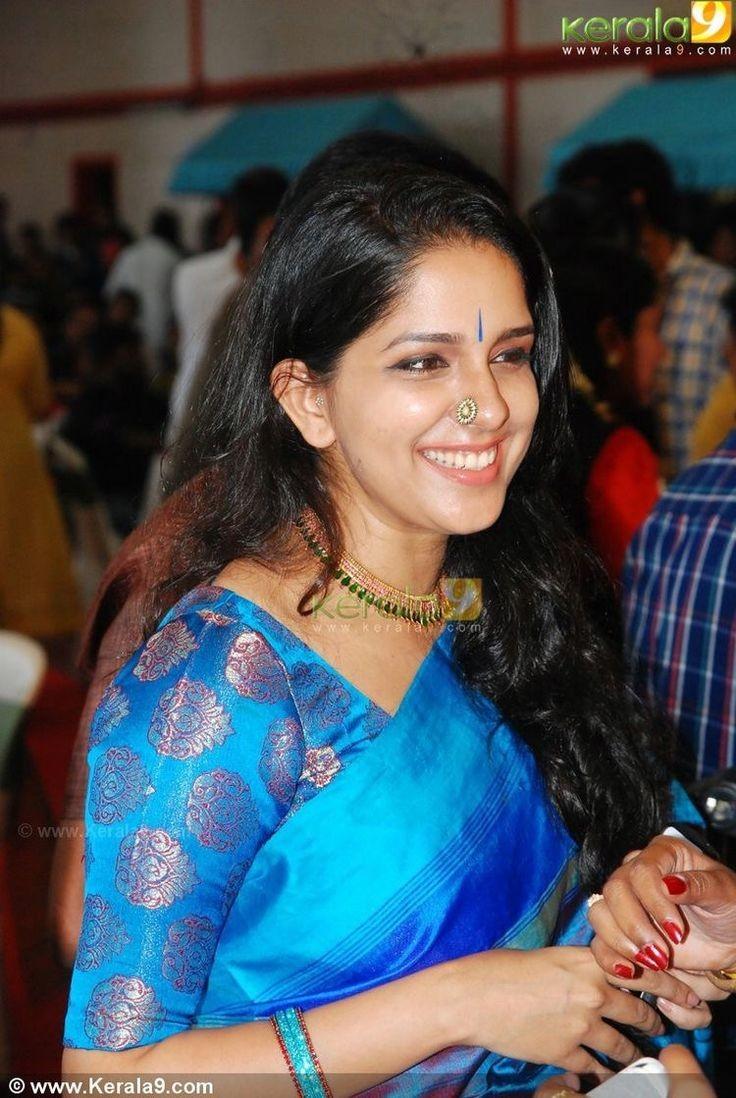 Malayalam actress Aparna nair hot and spicy photos gallery | Aparna nair looking very glamorous photos