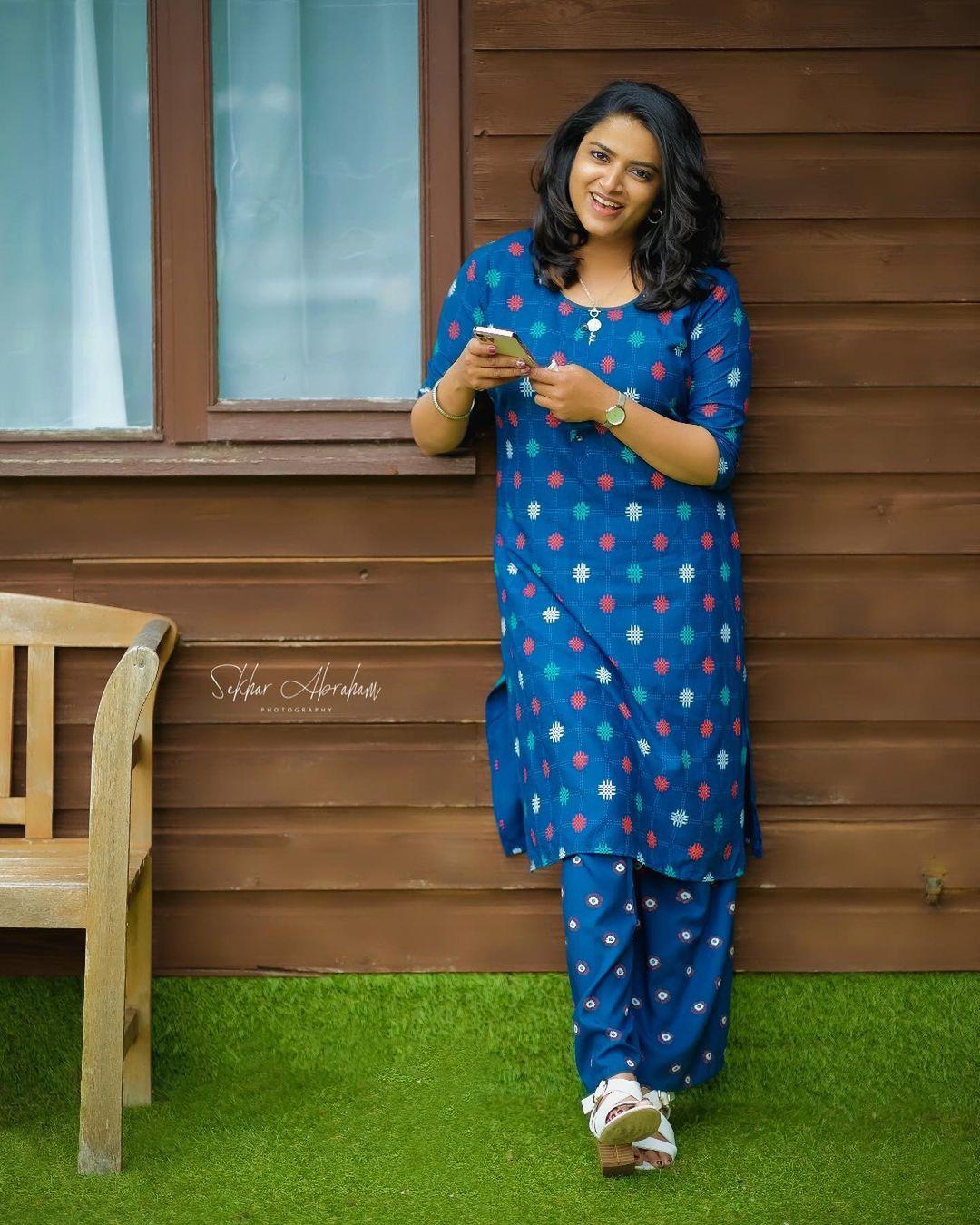 Serial actress Lintu Rony beautiful and young actress hot| Lintu Rony very hot and sexy photoshoot