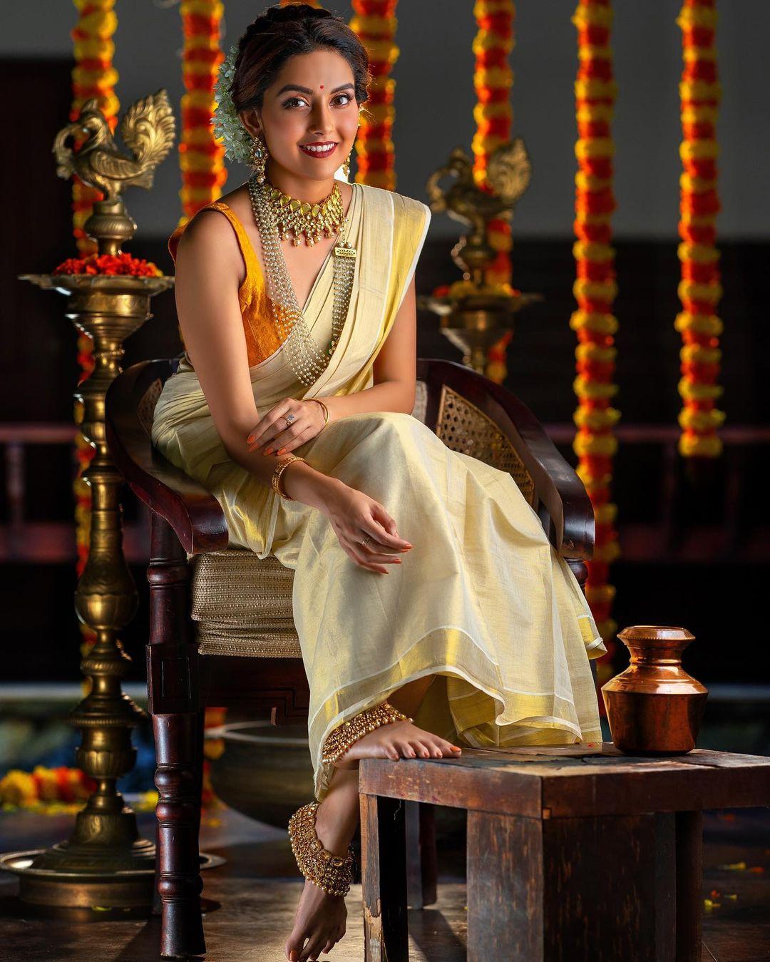 Mahima Nambiar looking very hot photos | Mahima Nambiar bridal saree hot photos gallery