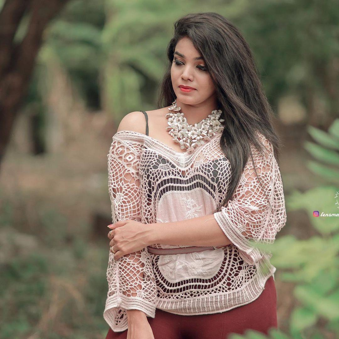 Malayalam television actress Haritha nair latest sexy photos