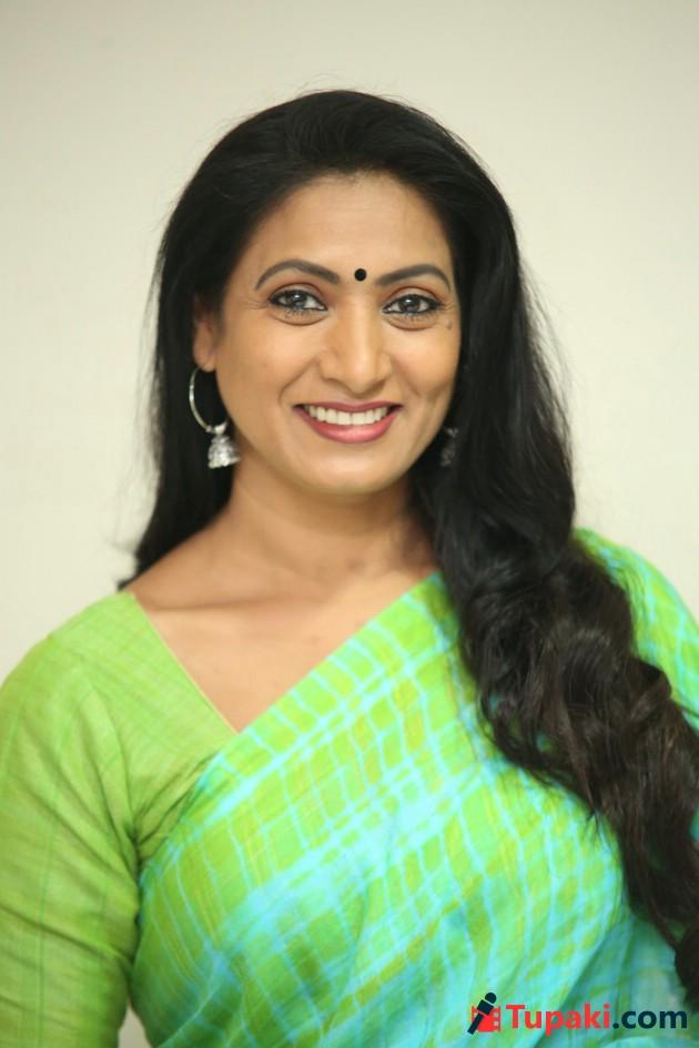 South indian actress Aamani latest photo gallery