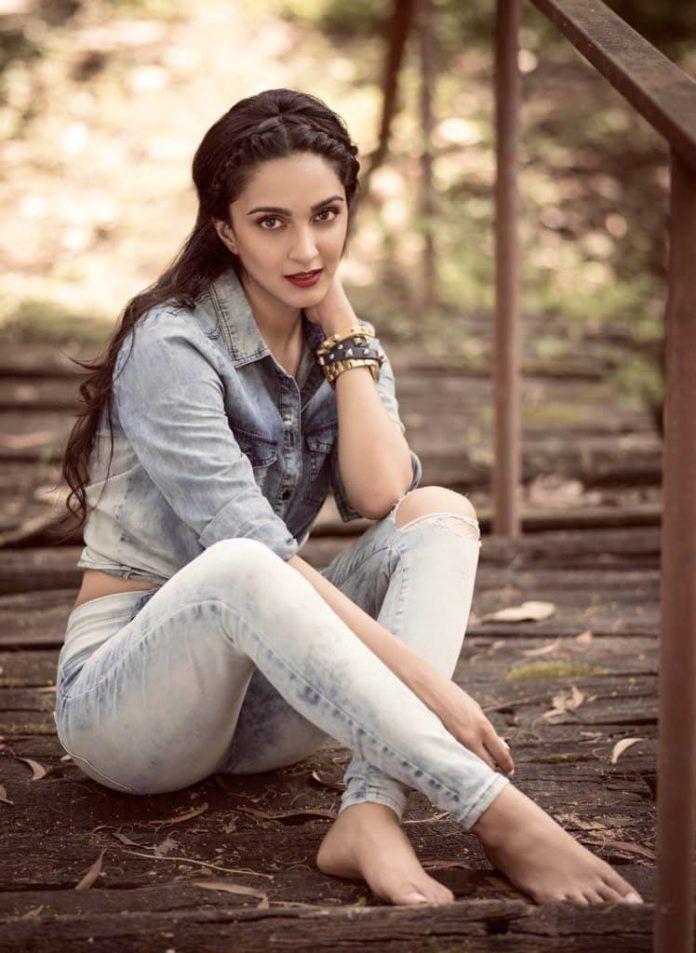 Actress Kiara Advani hot and cute photos | Kiara Advani exposing hot cute photos