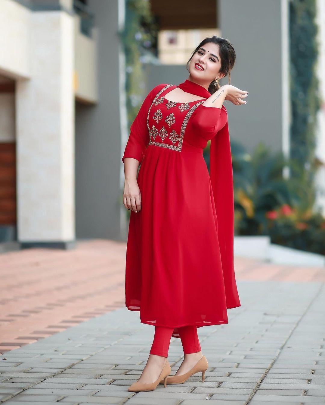 Aparna thomas looking very beautiful photos in red dress |Aparna thomas latest sexy hot photos