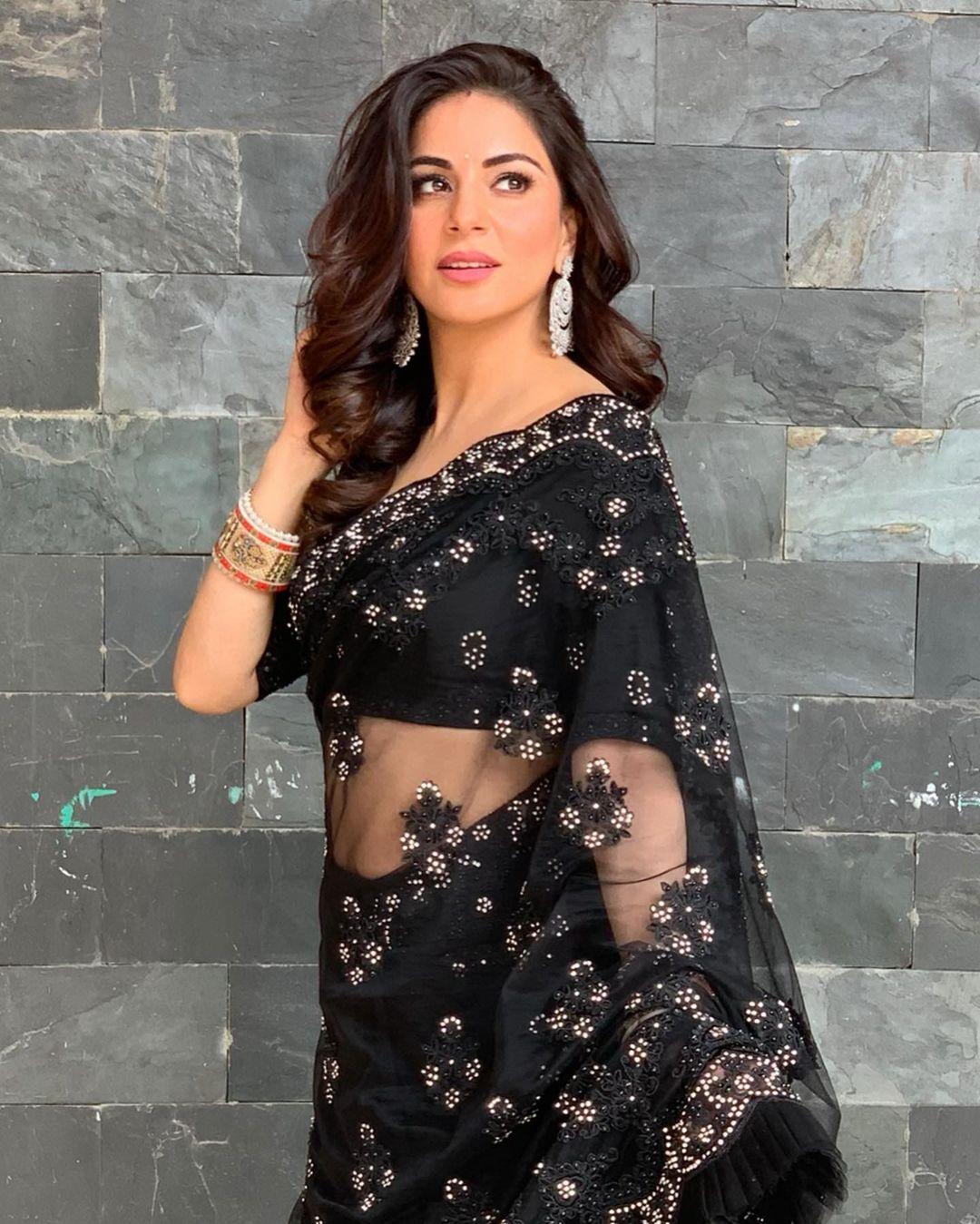 Black transparent saree hot photos | Shraddha Arya hot and spicy Photos