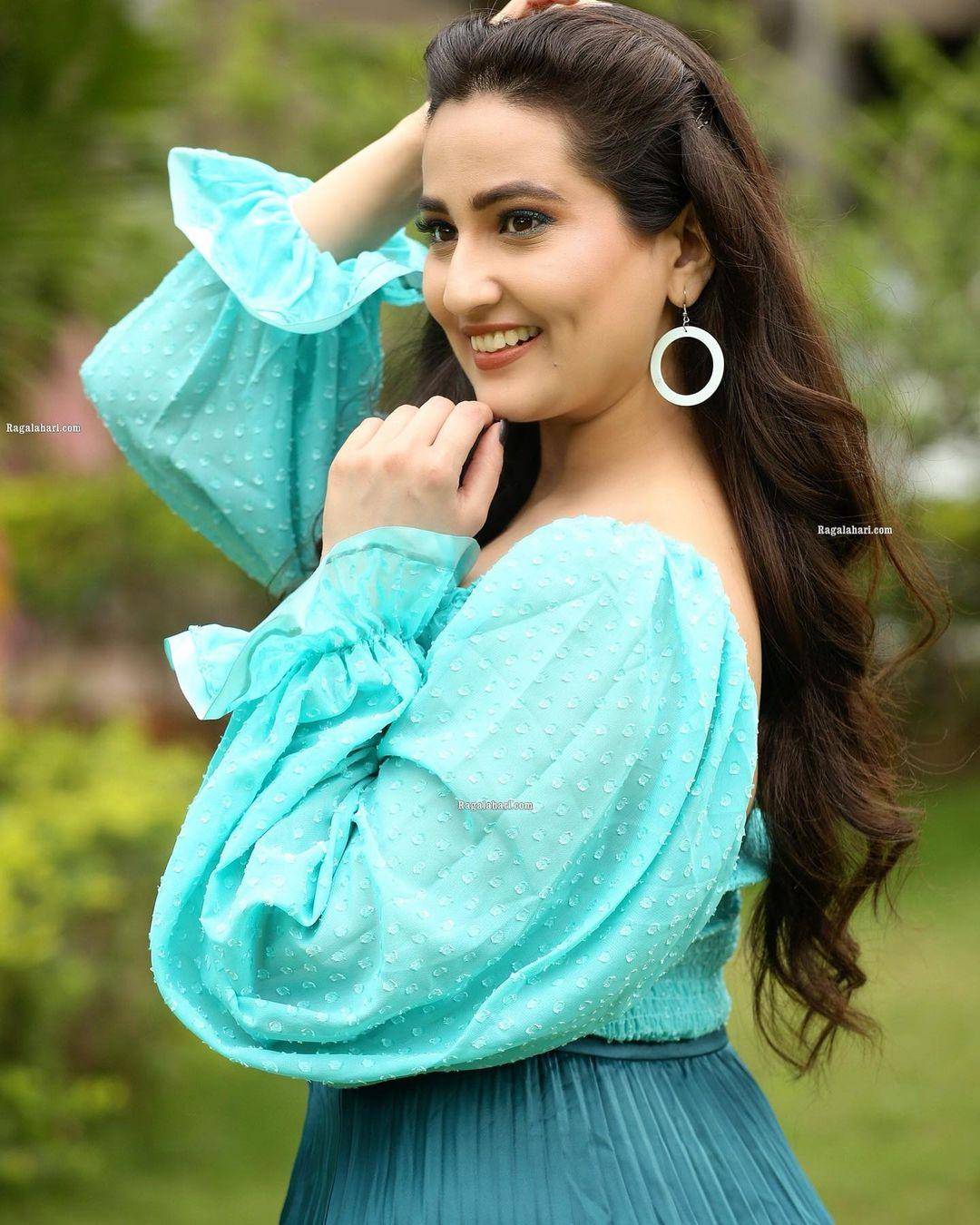 South Indian actress hot photos | Manjusha Rampalli latest hot and sexy stills