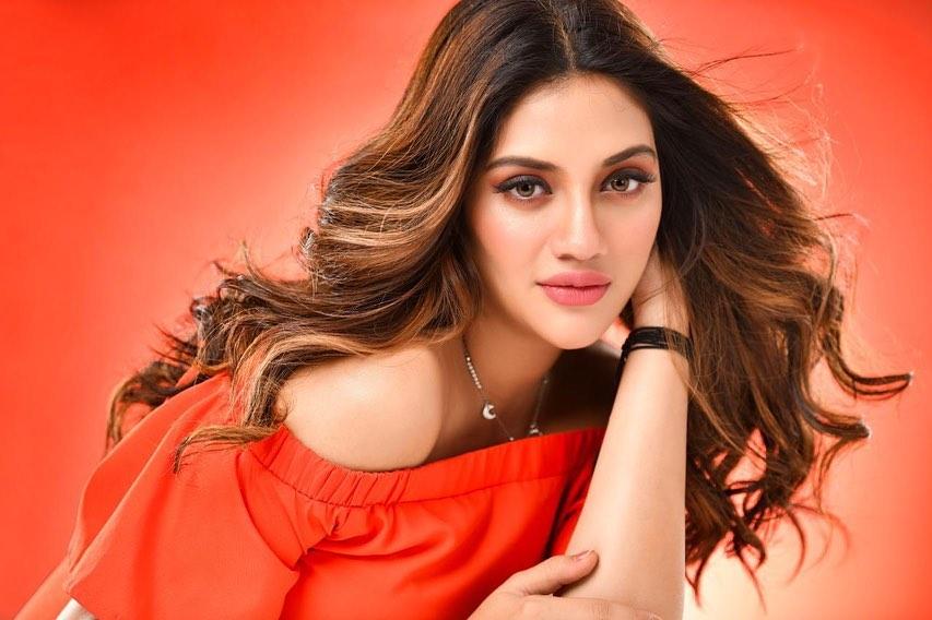 Bollywood actress hot photos | Nusrat Jahan sexy hot photos gallery