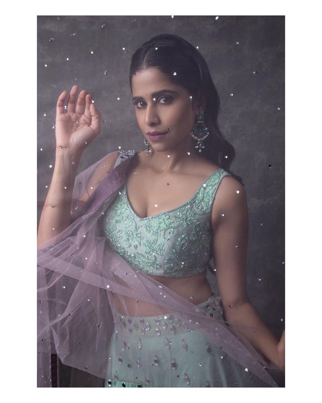 Bollywood actress sai tamhankar hot photos | sai tamhankar looking very attractive and sexy stills