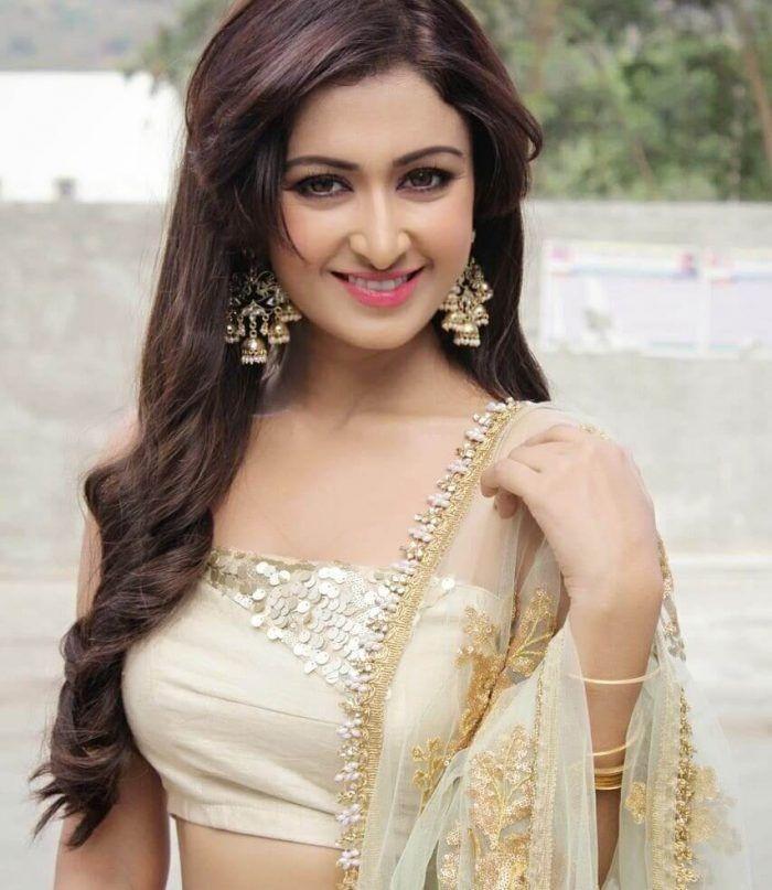 Glamorous and sexy actress Farnaz shetty photos | Farnaz shetty looking very glamorous photos