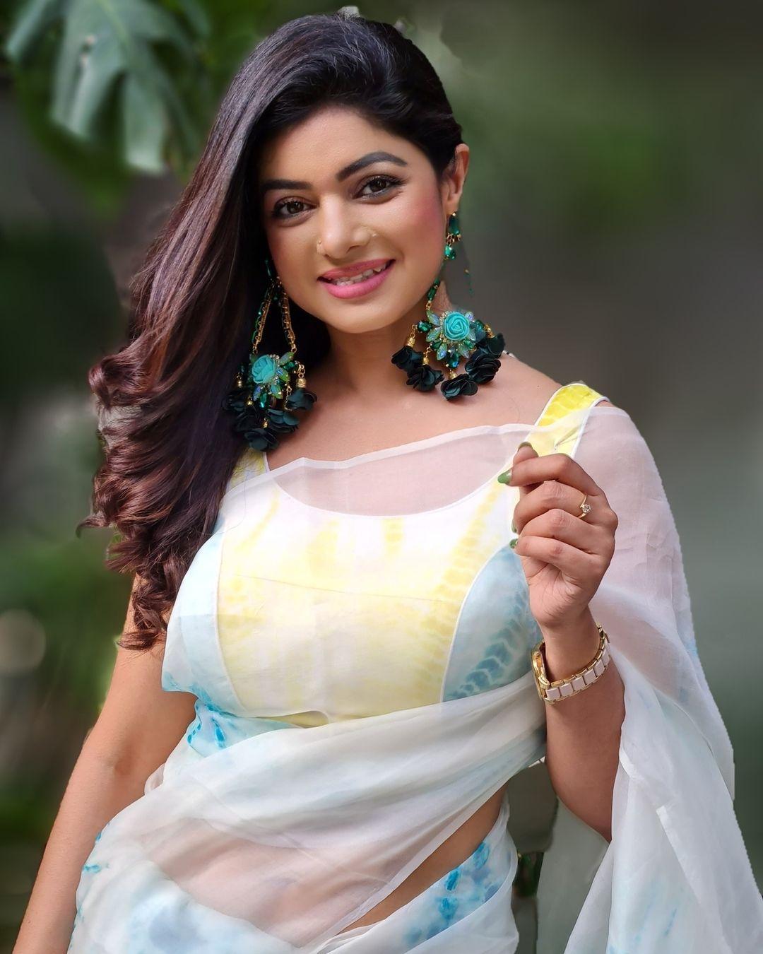 Transparent saree hot photos | Sohana Saba hot and sexy photos gallery