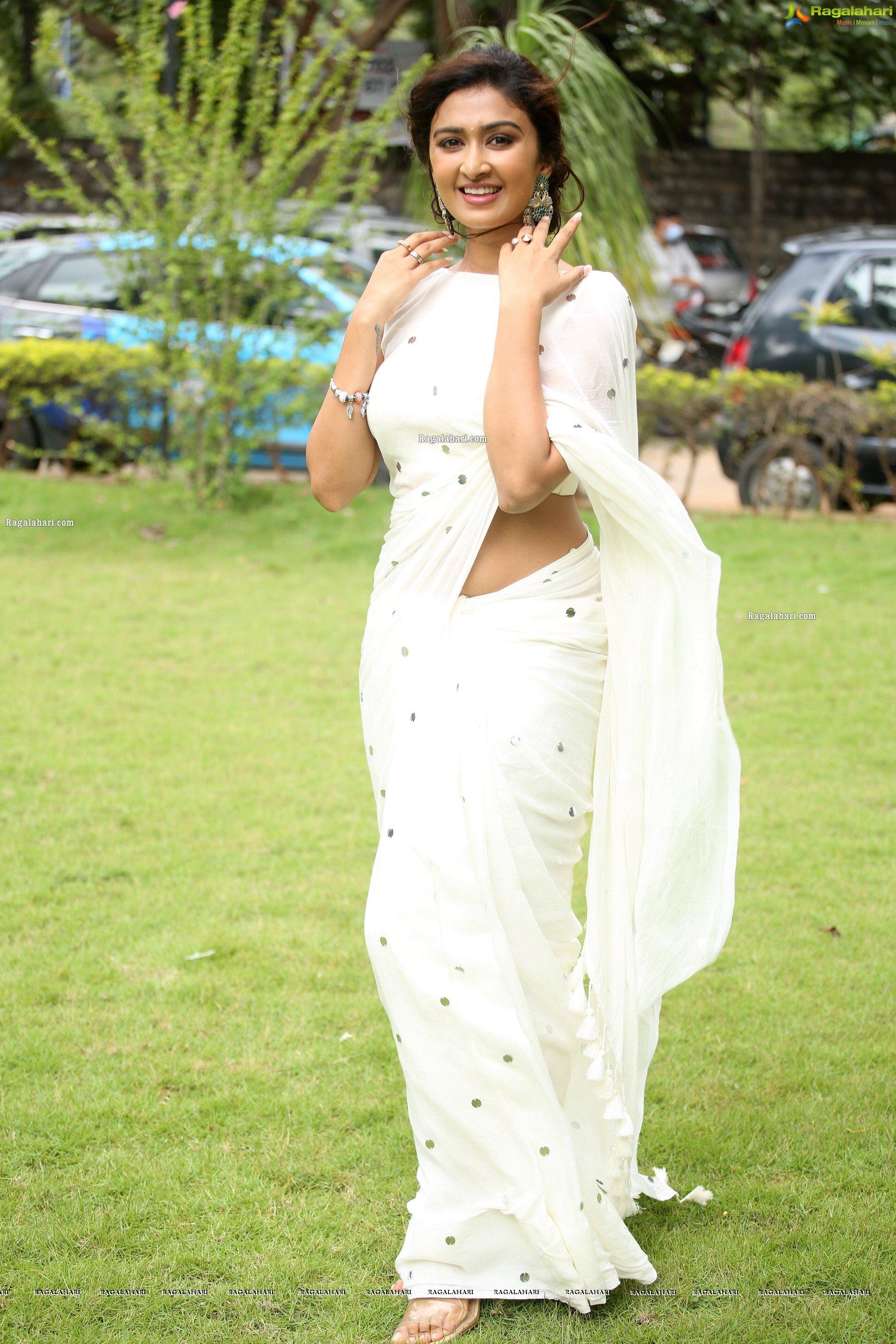 White Saree hot photos | farnaz shetty exposing very hot in saree