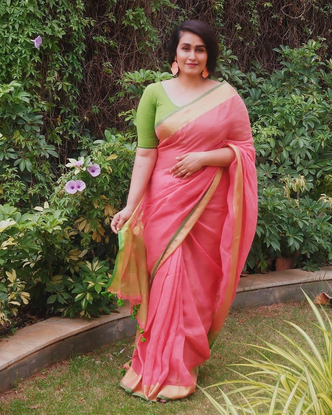 Mallu sesi actress Kavitha Nair hot photos |Kavitha Nair very glamorous and sexy stills