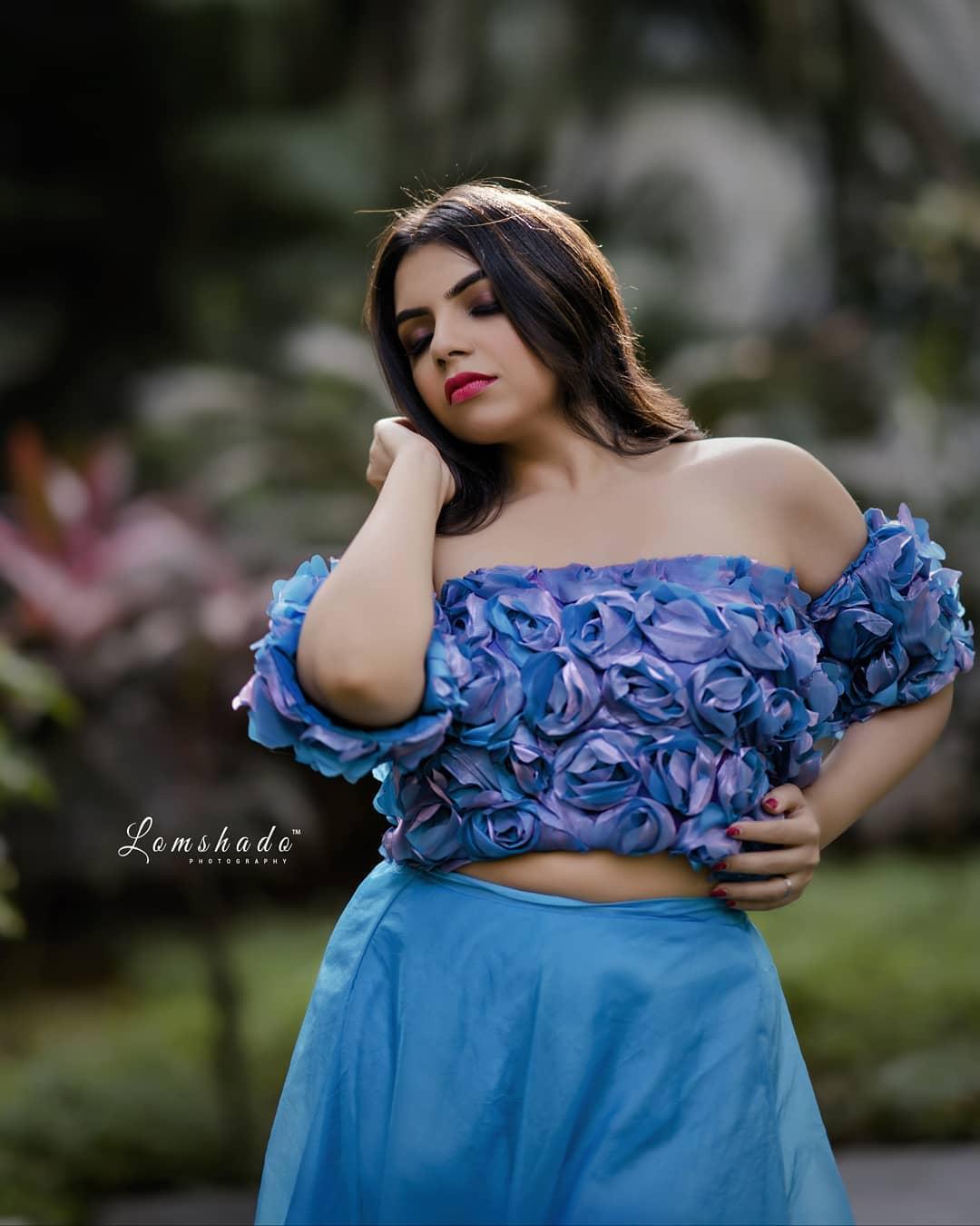 Akshaya Premnath in glamorous blue dress photos | looking very beautiful and sexy photoshoot