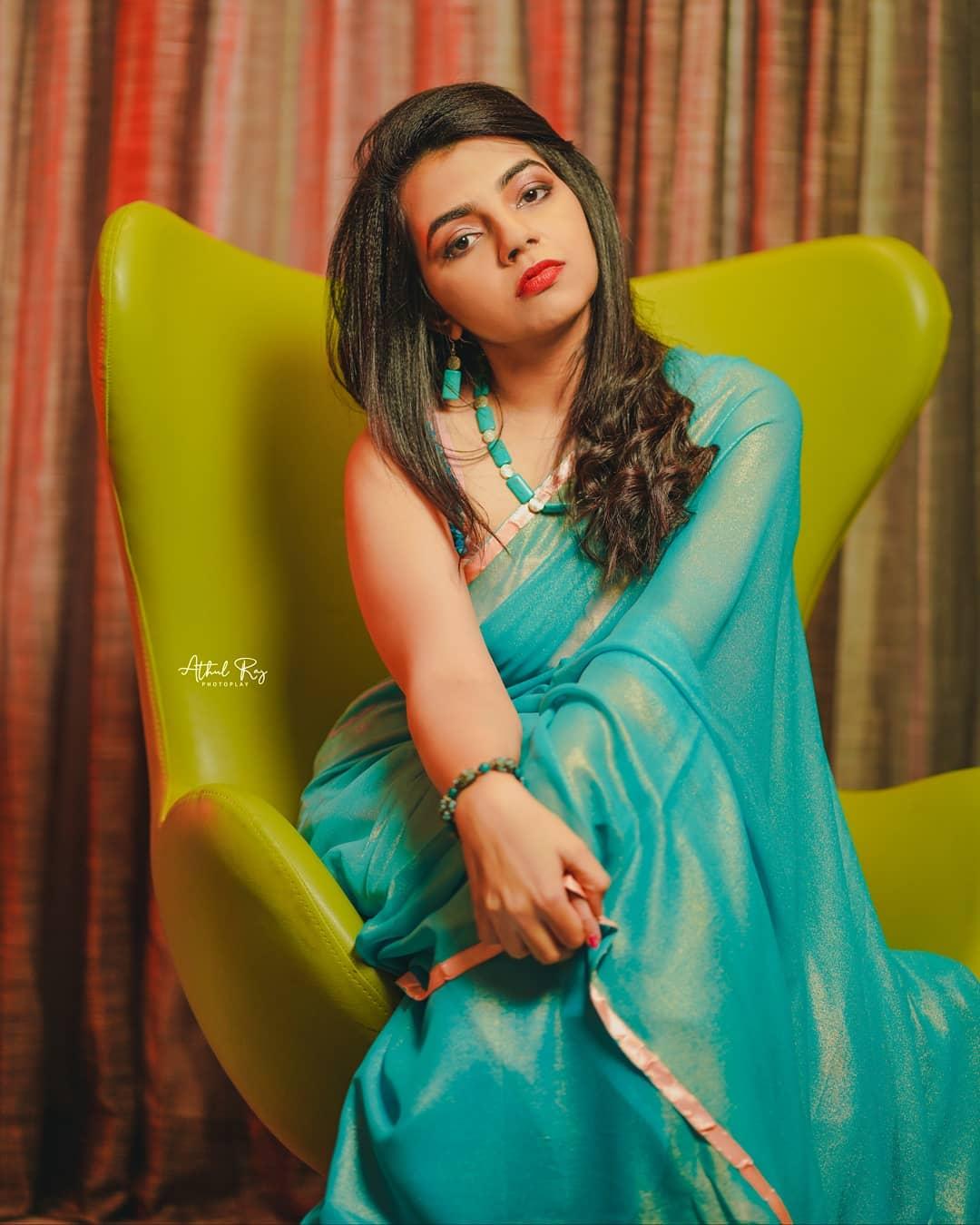 Akshaya Premnath saree photos | Looking very attractive hot photos gallery