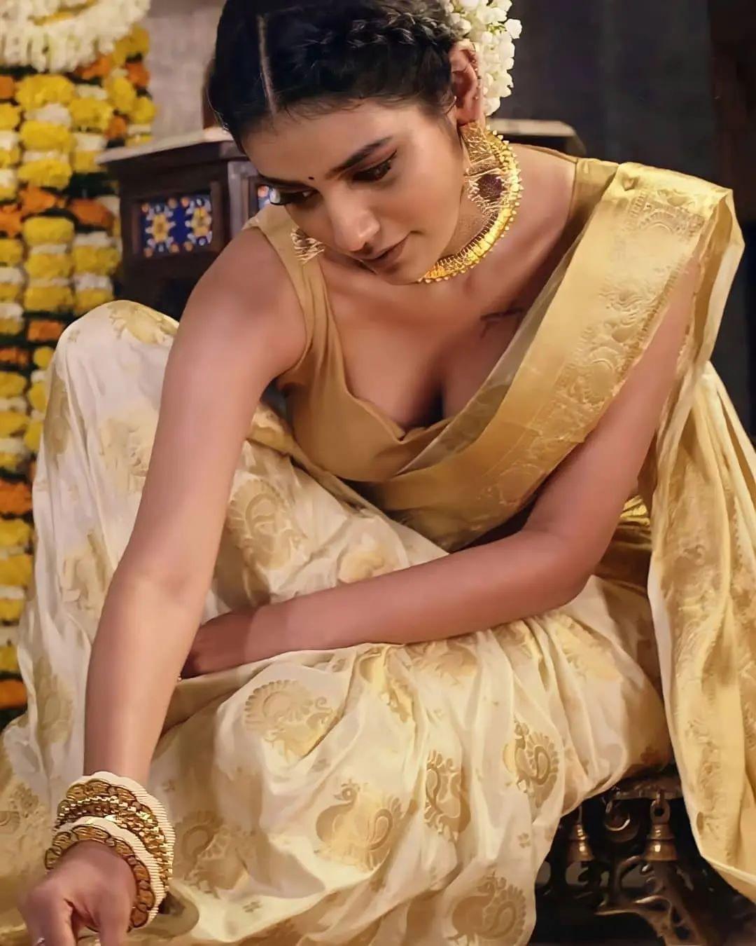 Priya Prakash Sex Video - Onam special photos | Priya Prakash Varrier in saree hot photos | Priya  Prakash Varrier very beautiful and cute photos gallery Photos: HD Images,  Pictures, Stills, First Look Posters of Onam special