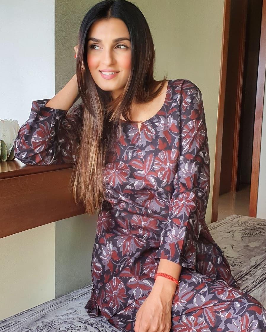Indian television actress Shiny doshi hot photos | Shiny doshi beautiful and cute photos gallery