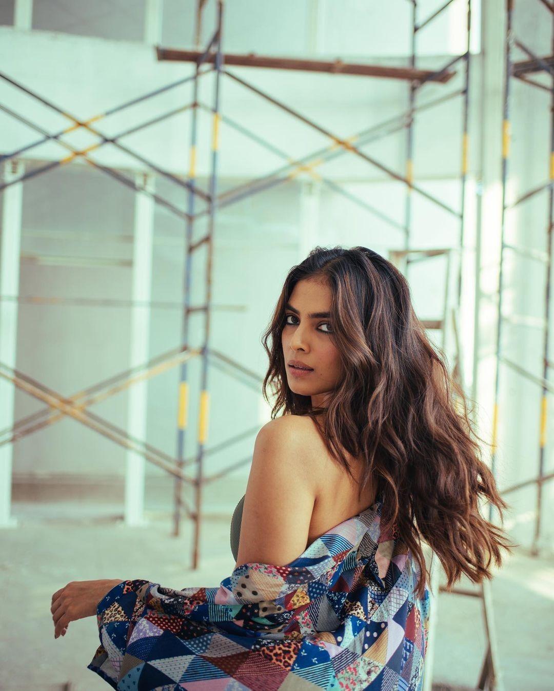 Malavika Mohanan in bikini hot photos | Malavika Mohanan latest hot and spicy photos