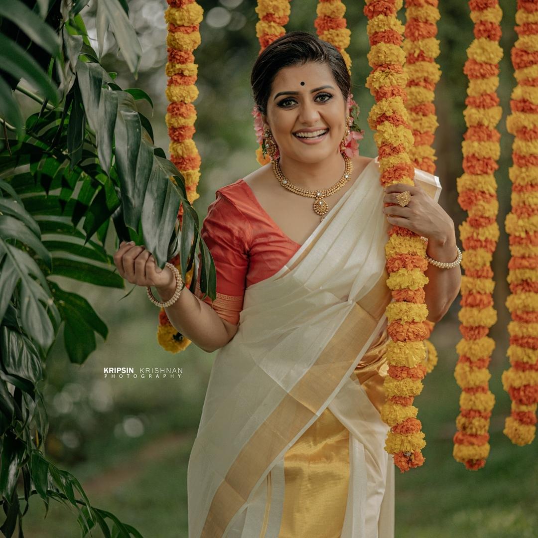 Onam special saree hot photos gallery | Sarayu Mohan beautiful and cute photos gallery