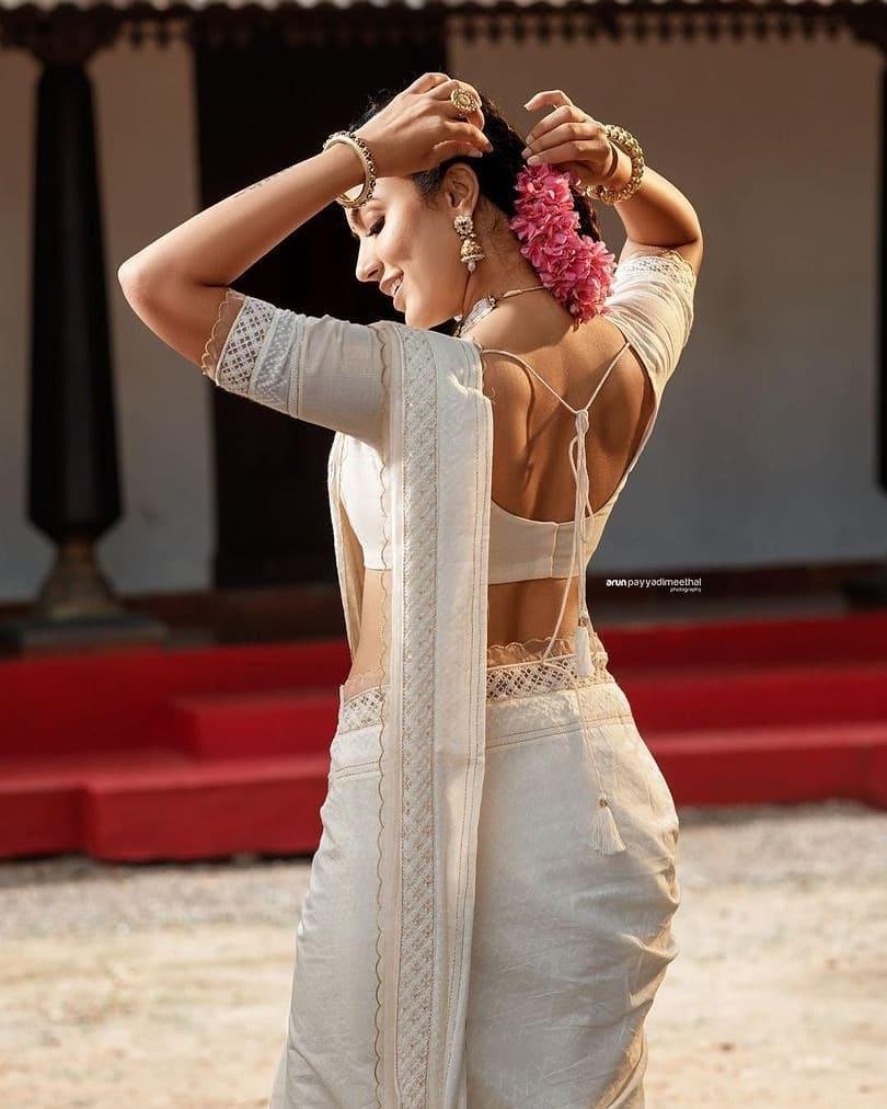 Onam celebration photos | Anju Kurian exposing very glamorous photos gallery