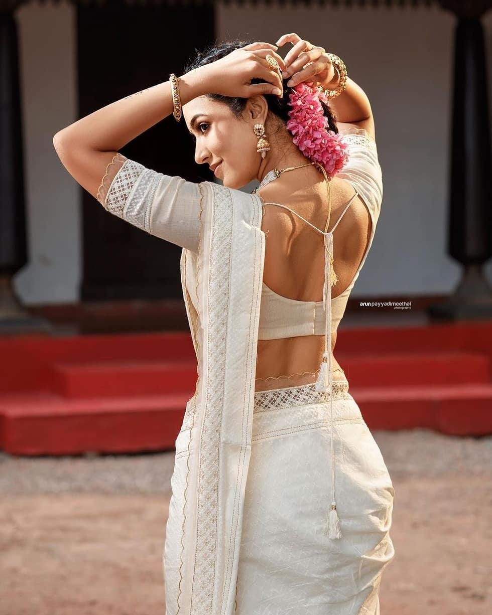 Onam celebration photos | Anju Kurian in kerala saree hot photos