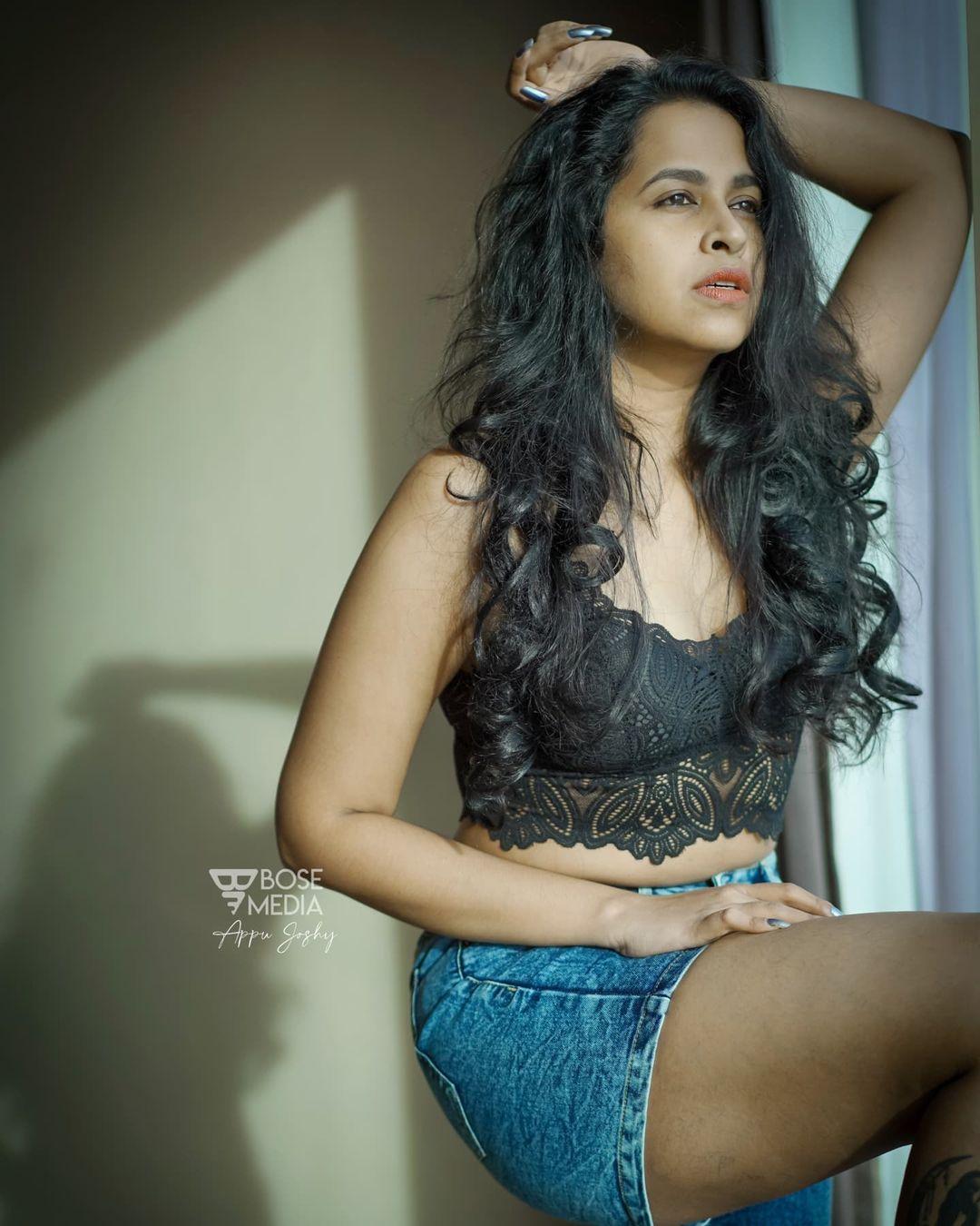 Sadhika Venugopal in bikini hot photos | looking very glamorous photos gallery