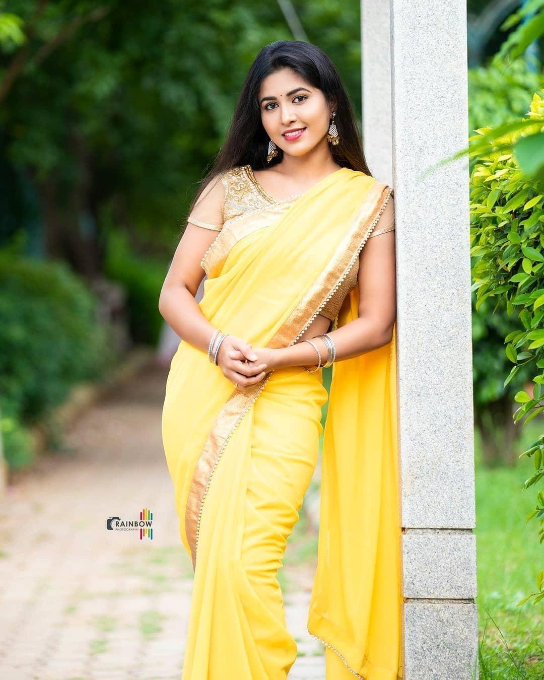Apurva beautiful and hot photos gallery| Kannada actress Apurva in yellow saree hot photos