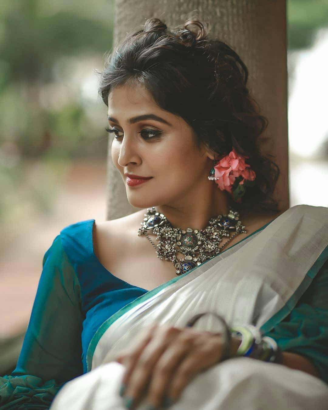 Blue blouse and Kerala saree photos | Remya Nambeesan latest hot and sexy photoshoot