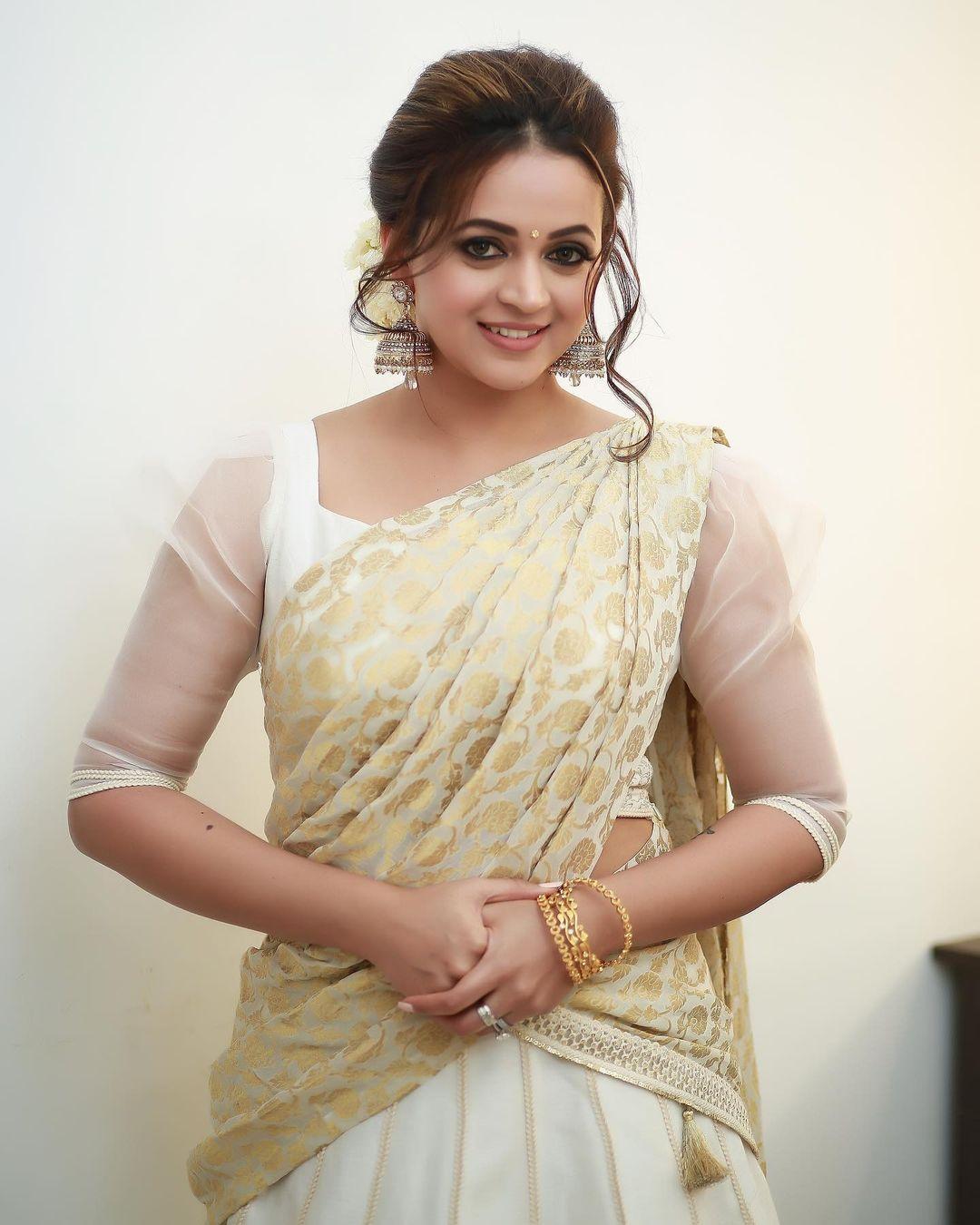 Kerala set saree latest fashion | Bhavana beautiful and glamorous pictures