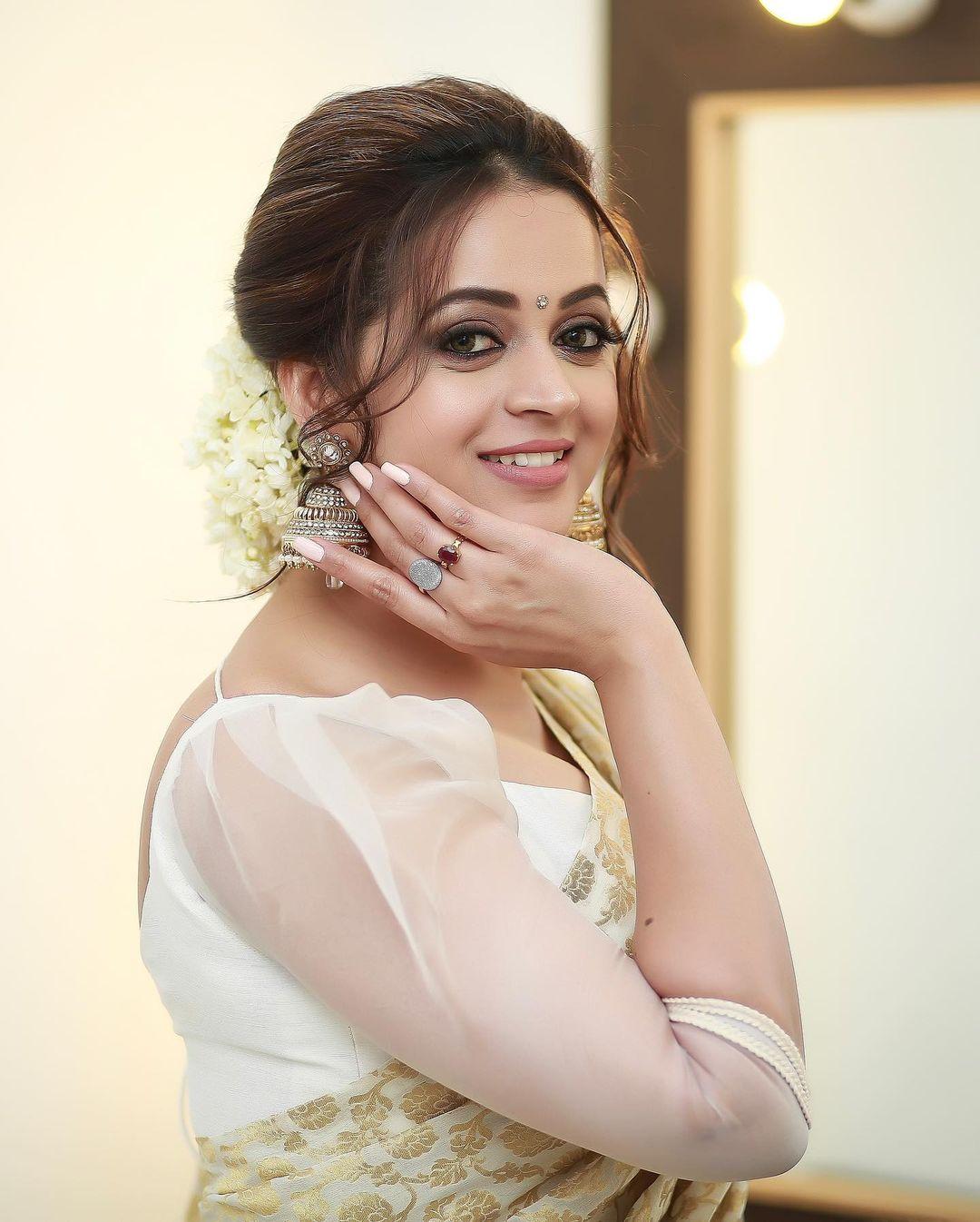 Kerala set saree latest fashion | Bhavana beautiful and sexy photoshoot