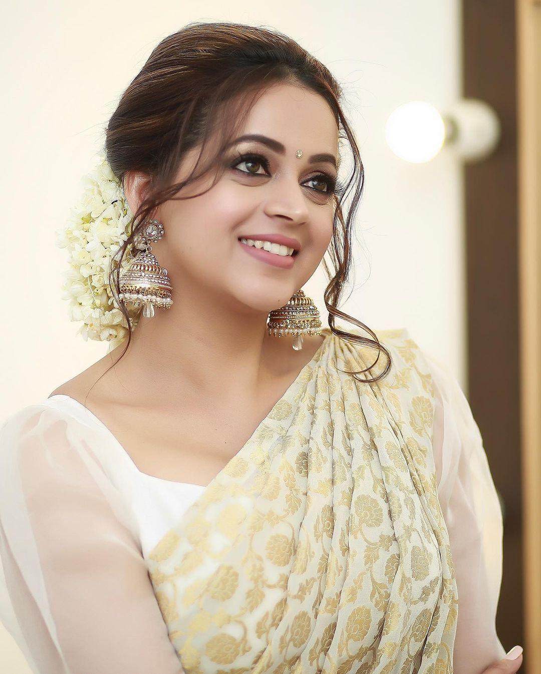 Kerala set saree latest fashion | Bhavana hot and spicy photos gallery