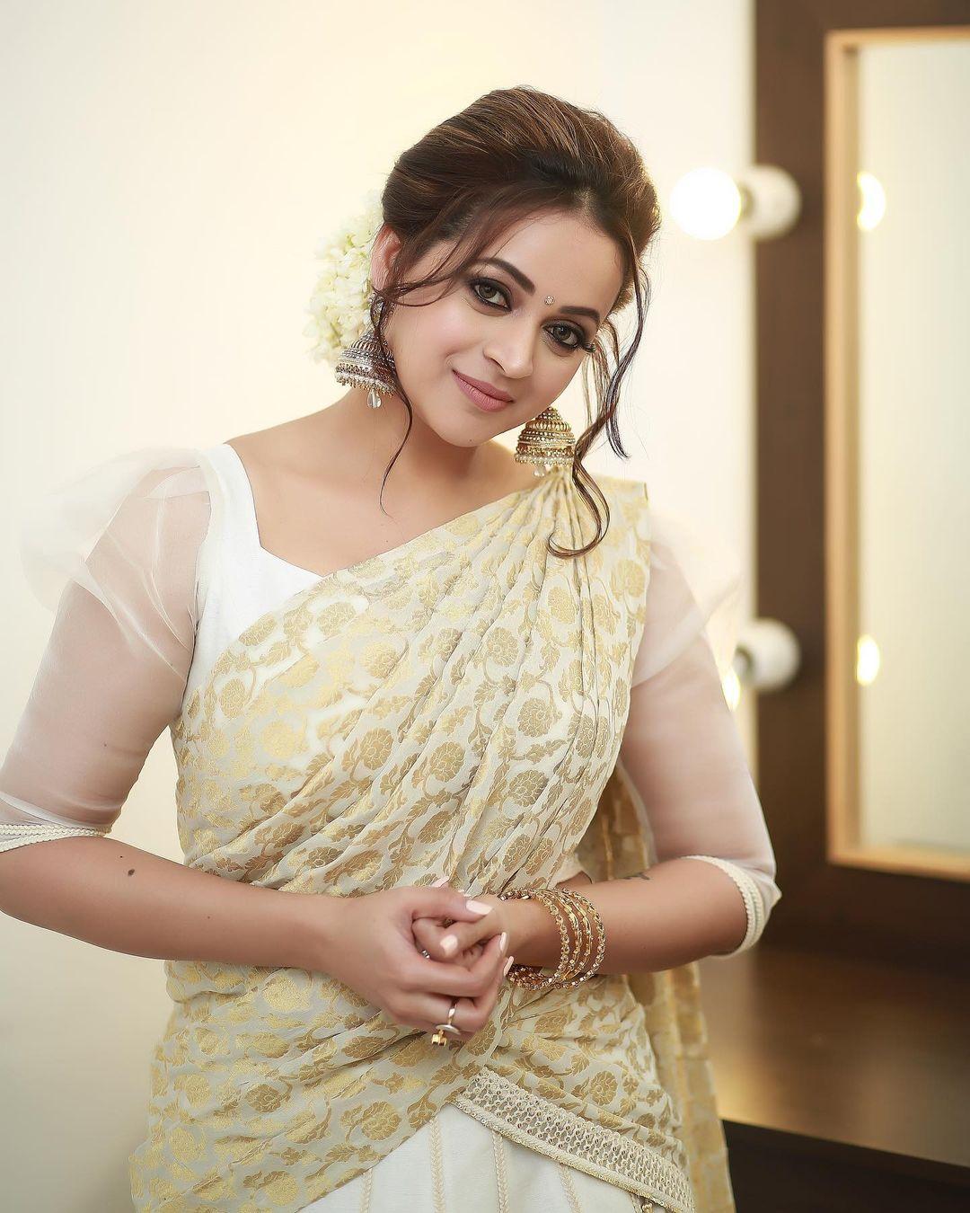 Kerala set saree latest fashion | Bhavana very beautiful and sexy stills