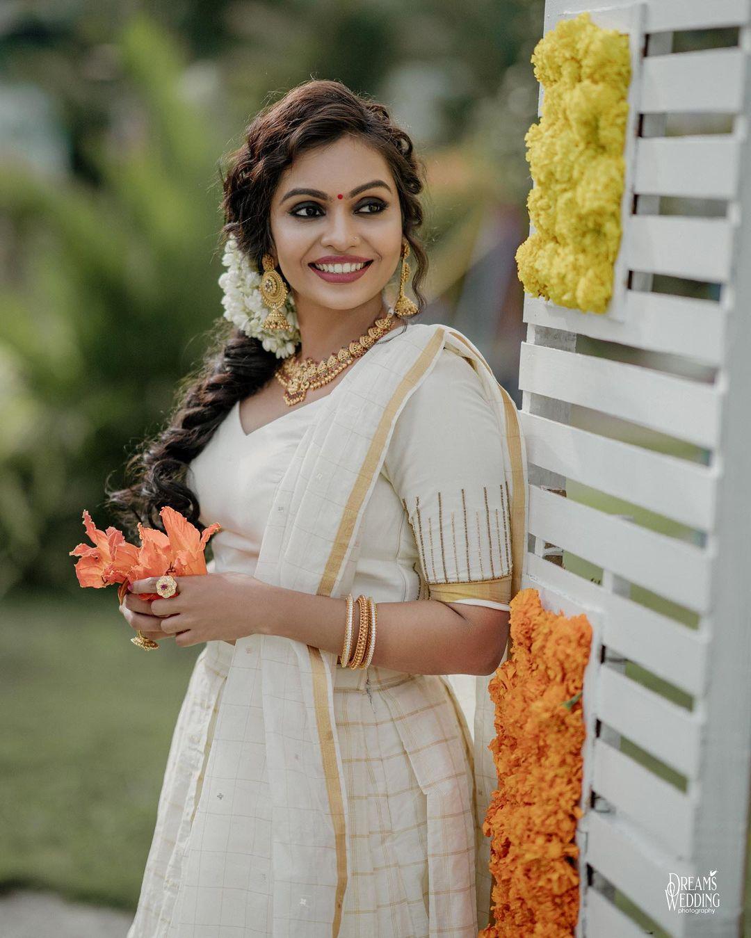 Kerala style set saree hot photos gallery | Tanvi Ram very beautiful and sexy photoshoot