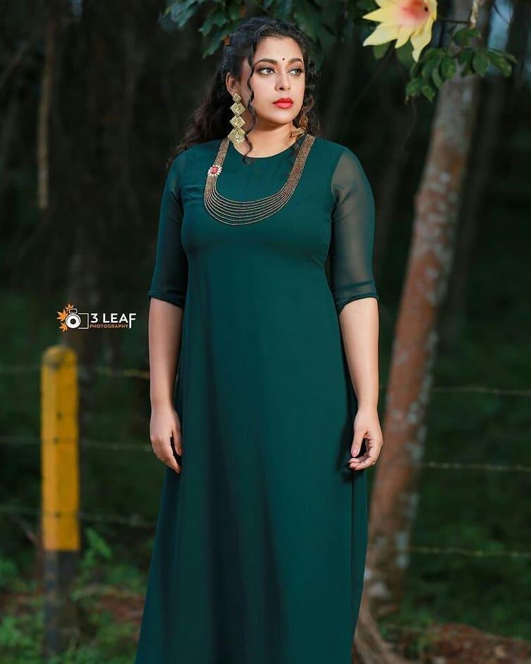 Jewel Mary latest hot photos gallery | Jewel Mary in blue dress hot photos gallery