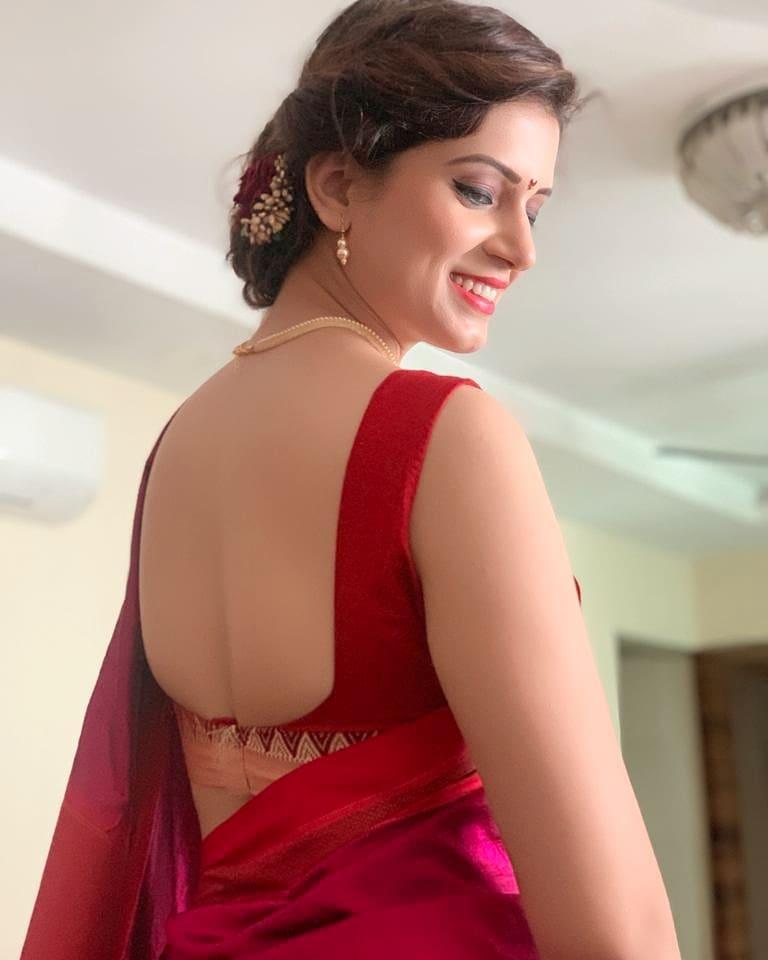 Marathi television actress hot photos | Sarita Mehendale in backless blouse hot photos gallery