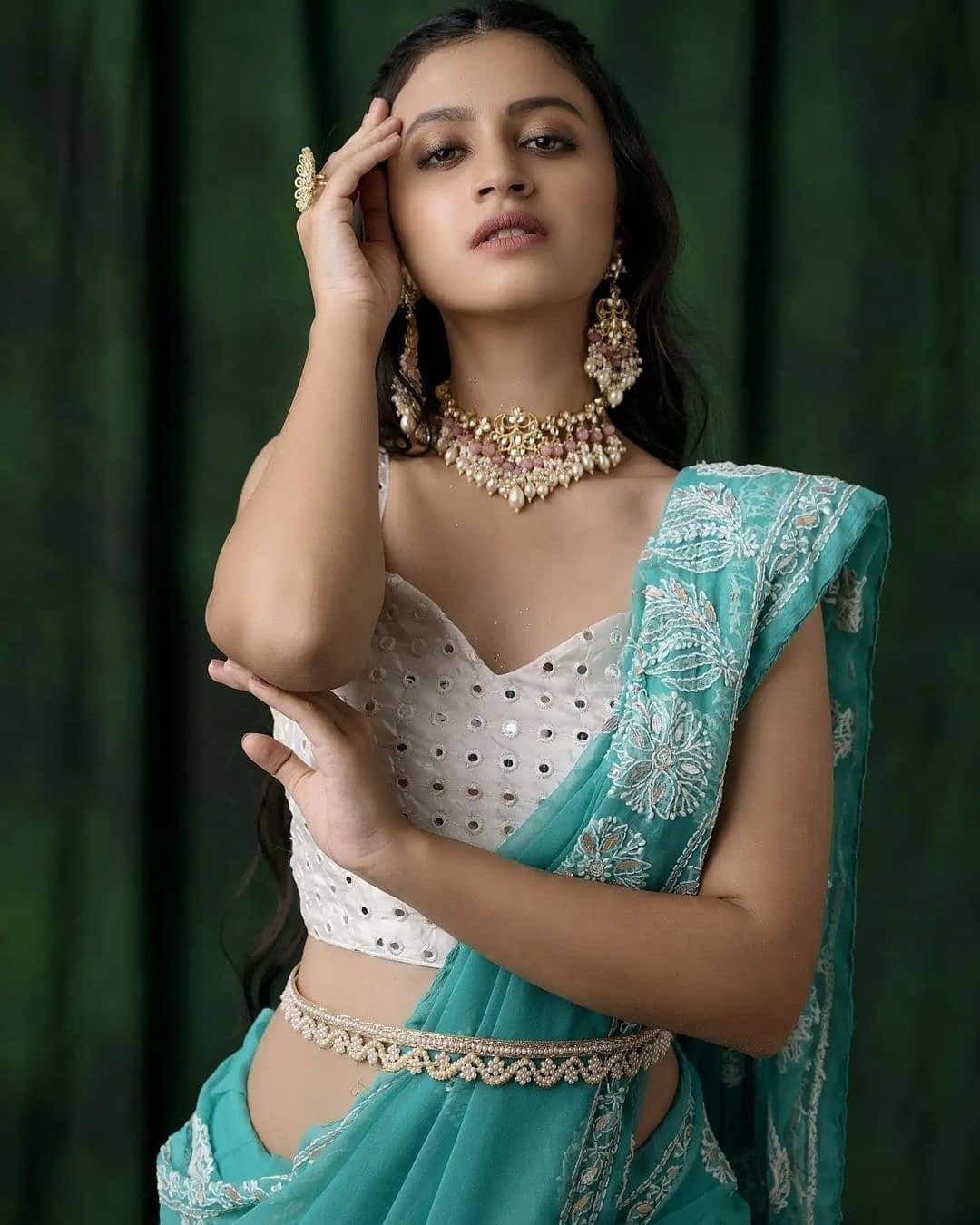 Ritika Shrotri looking very glamorous photos