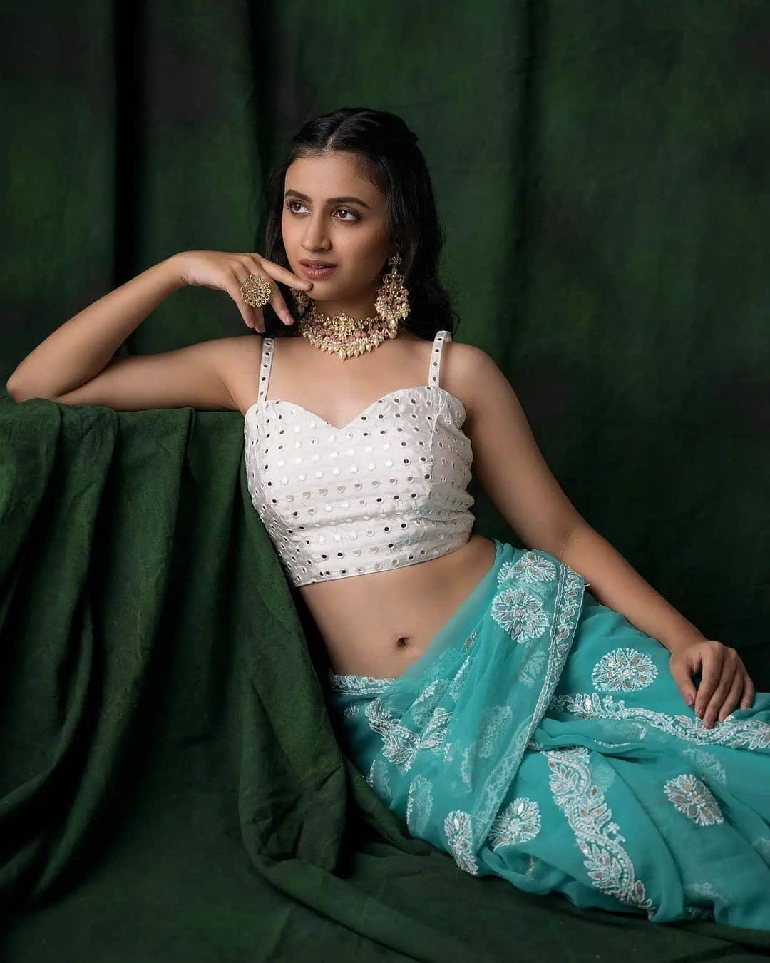 South indian actress Ritika Shrotri latest hot photos gallery