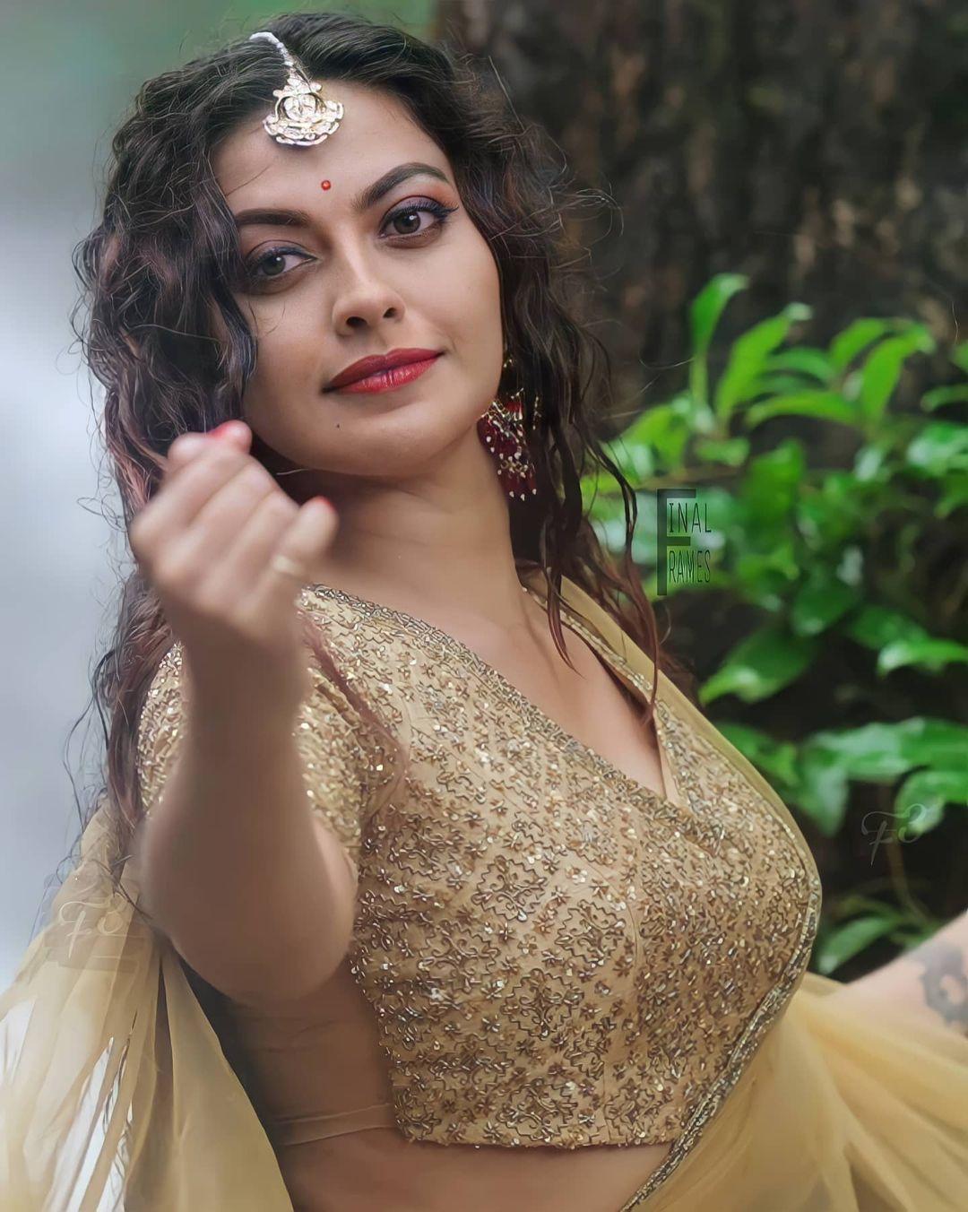 South indian actress hot wet and transparent photos | Anusree ...