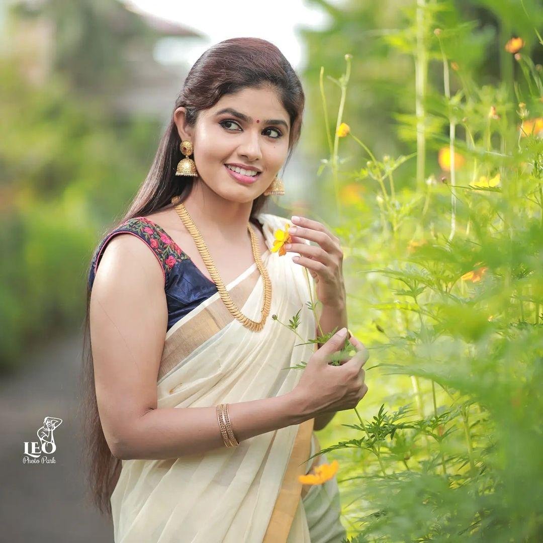 Actress in set saree hot photos | Neeraja S Das looking very glamorous photos gallery