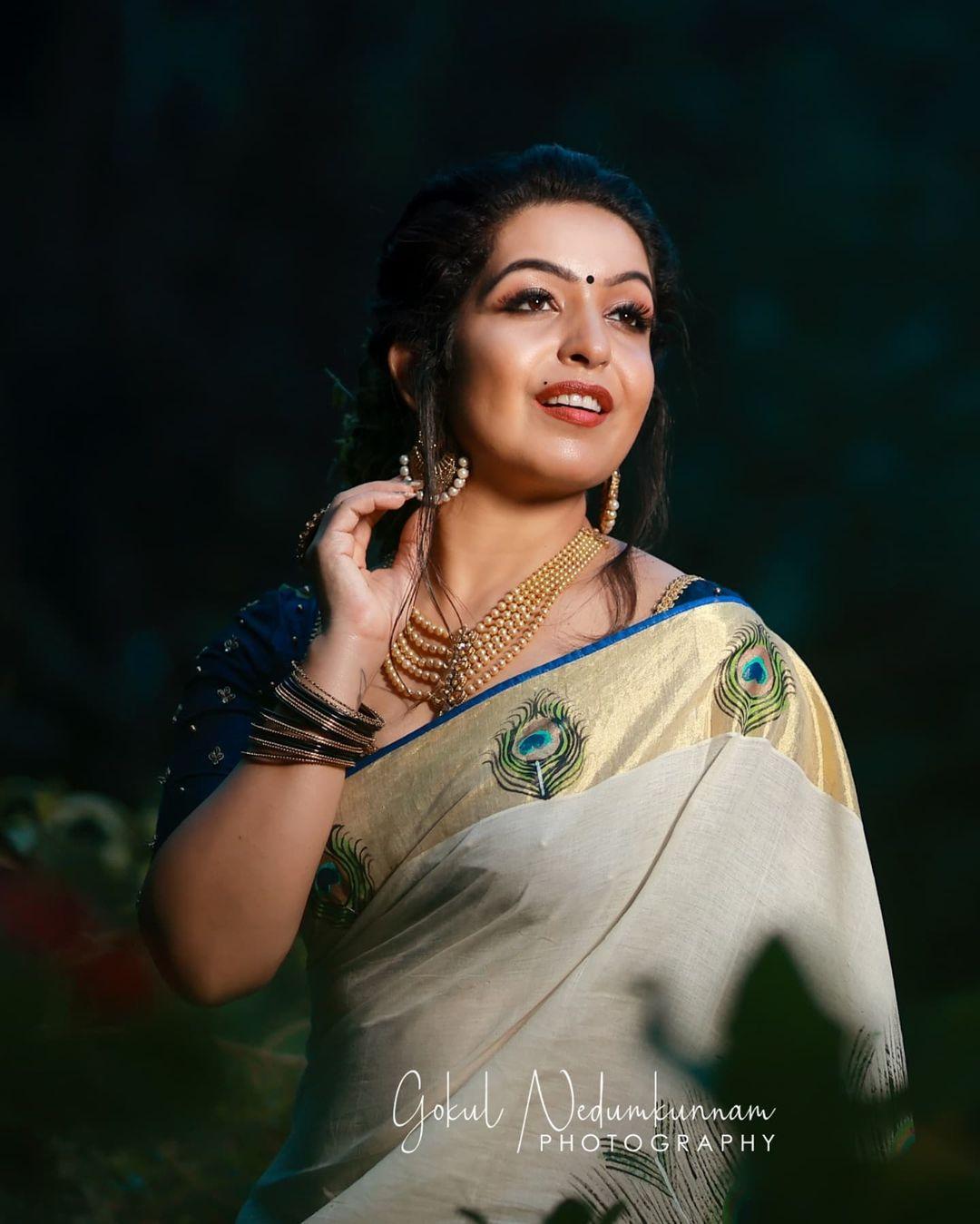 Kerala Saree latest collection | Blessy kurien very glamorous and cute photos