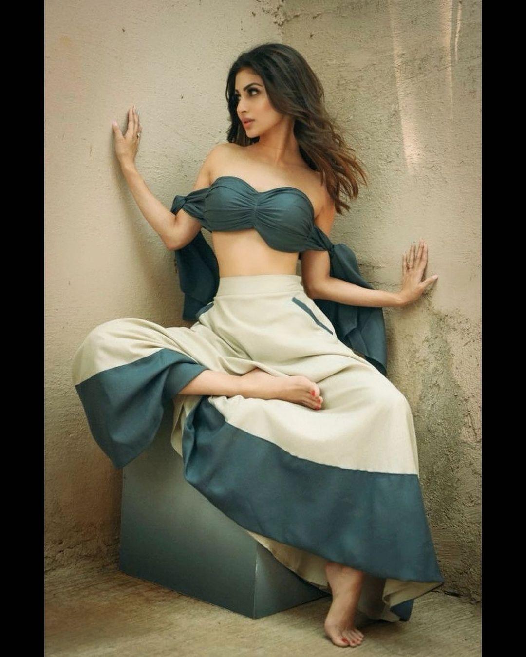 Mouni Roy Hot and Sexy Photos | Actress Mouni Roy in bikini hot photos gallery