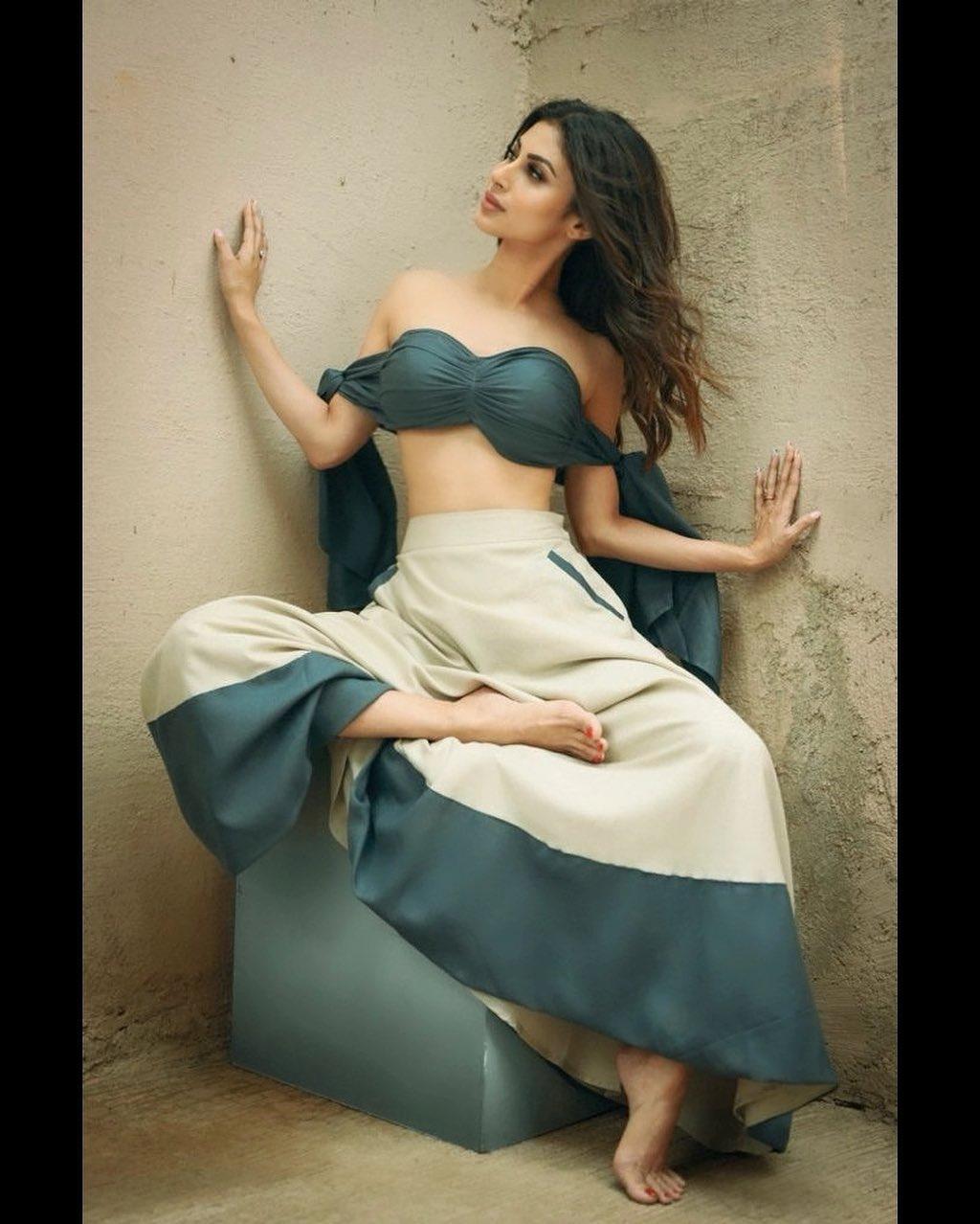 Mouni Roy Hot and Sexy Photos | Actress Mouni Roy very glamorous pictures