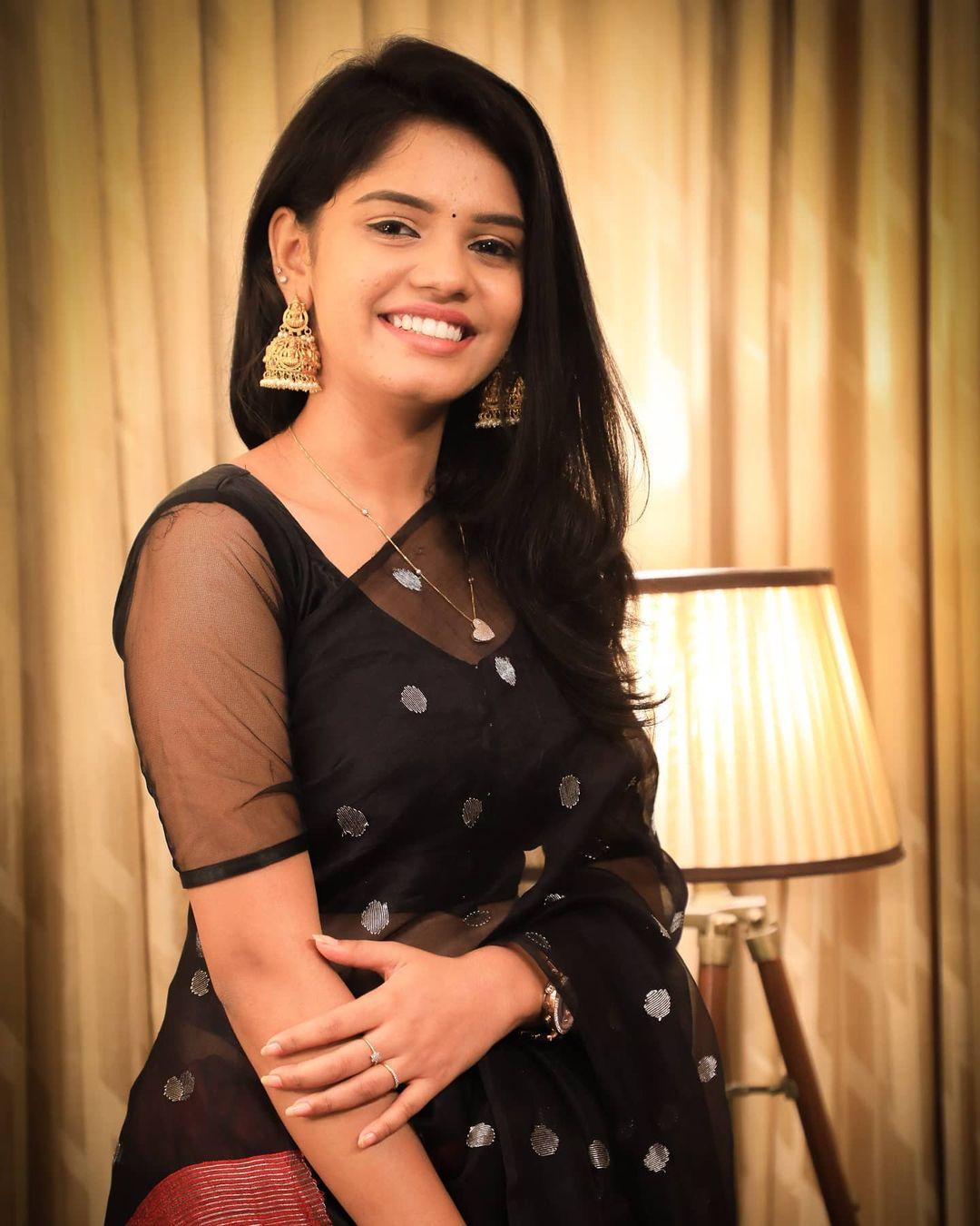 Black saree hot photos gallery | Pranika Dhakshu looking very glamorous and beautiful photo gallery