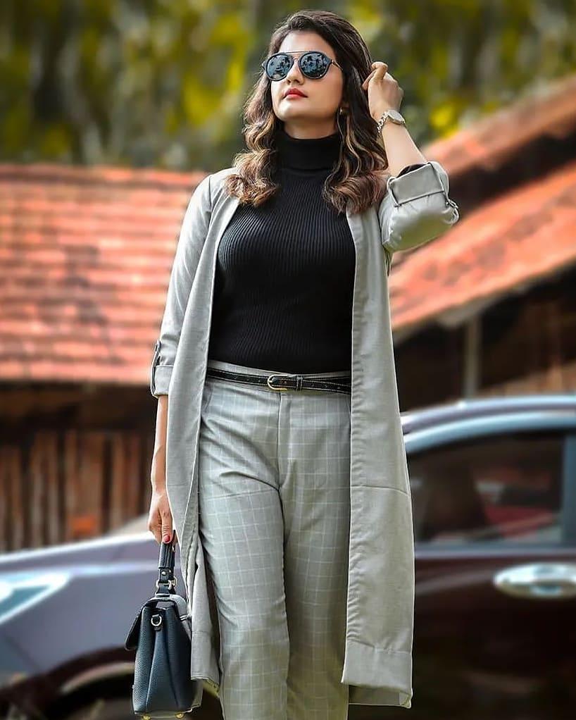 Malayalam actress Priyanka Nair latest hot photos gallery| Priyanka Nair in modern dress hot photos gallery