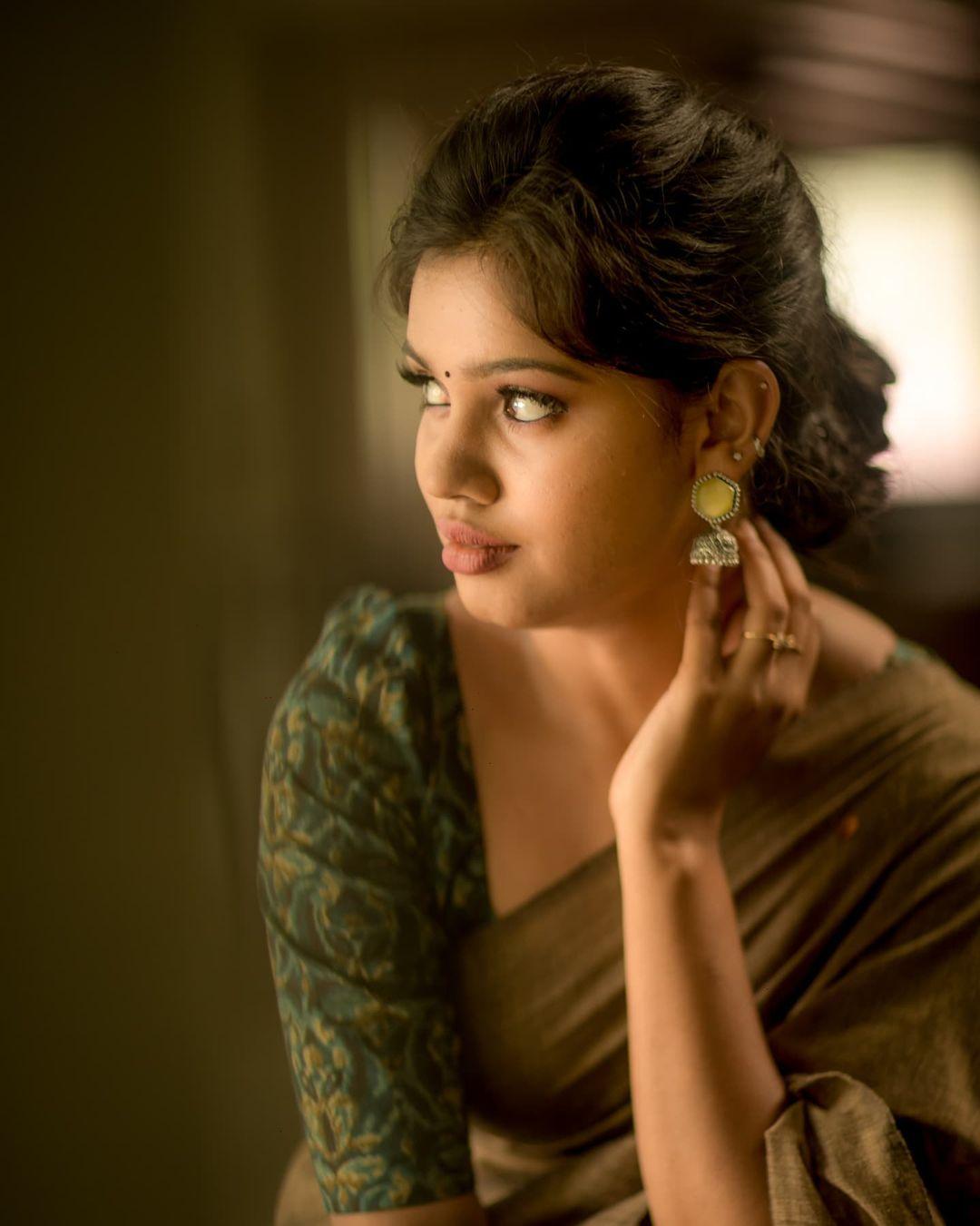 Pranika Dhakshu In saree hot photos | Pranika Dhakshu beautiful and cute photos gallery