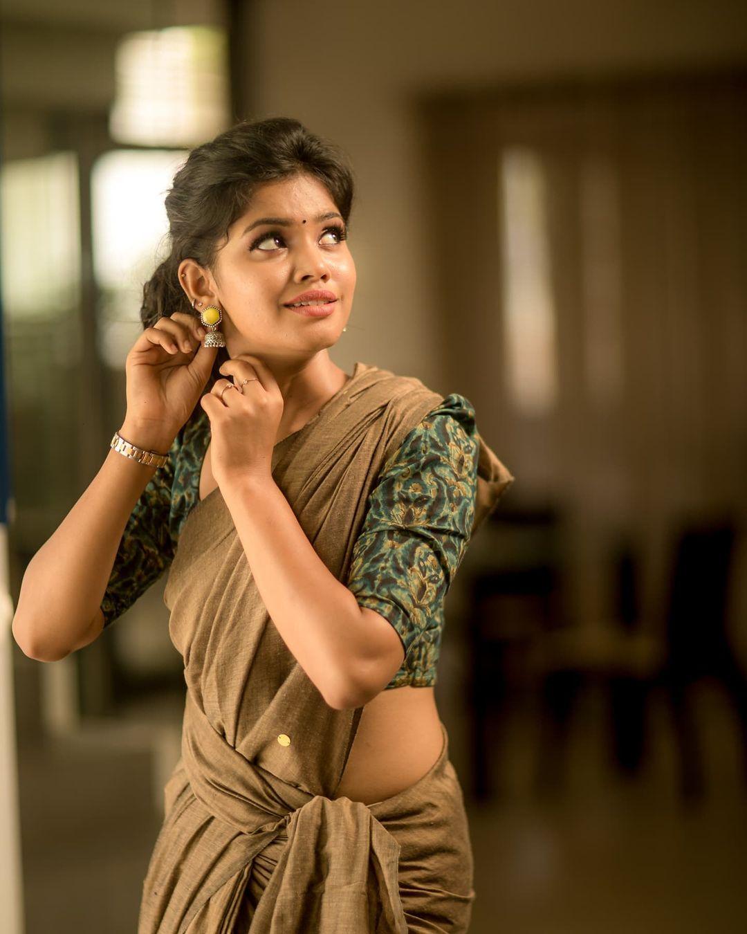 Pranika Dhakshu In saree hot photos | Pranika Dhakshu beautiful and cute stills