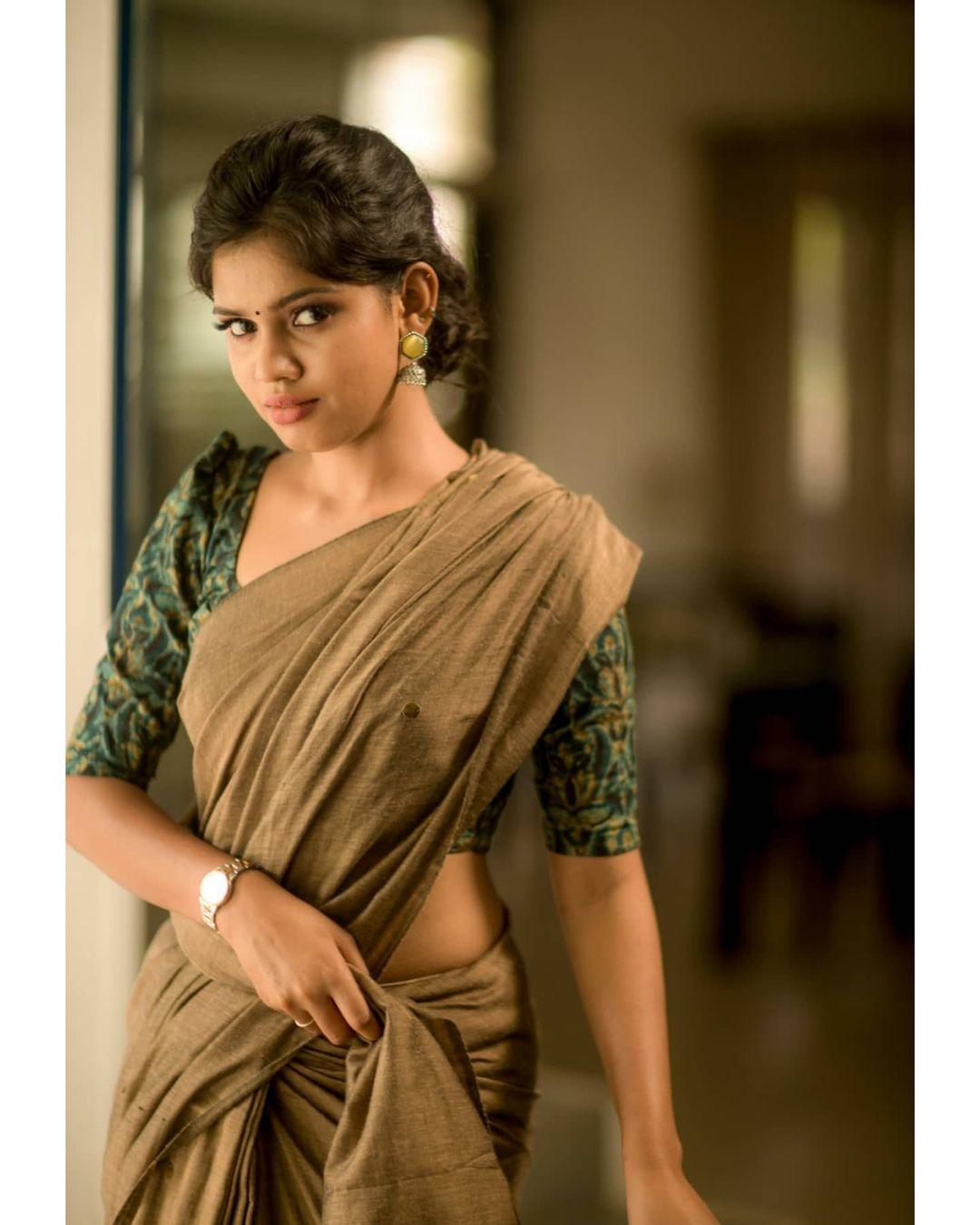 Pranika Dhakshu In saree hot photos | Pranika Dhakshu very beautiful and cute photos