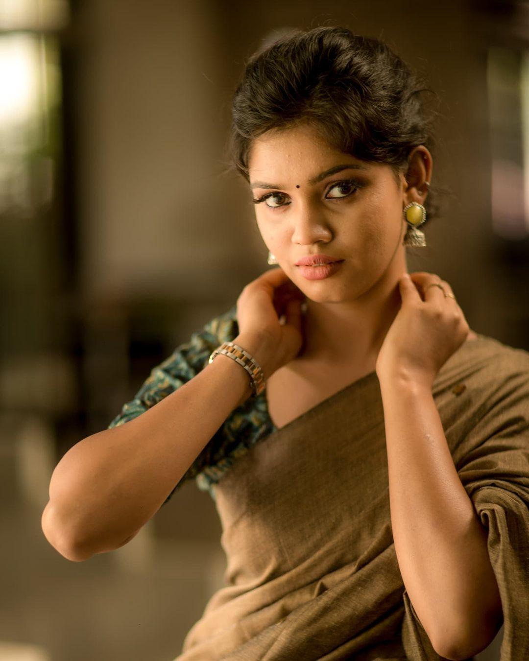 Pranika Dhakshu In saree hot photos | Pranika Dhakshu very beautiful and cute stills