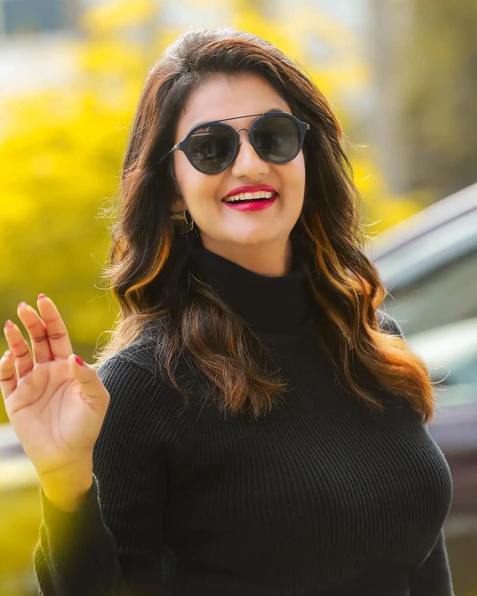 Priyanka Nair looking very attractive hot photos gallery | Priyanka Nair in modern dress hot photos gallery