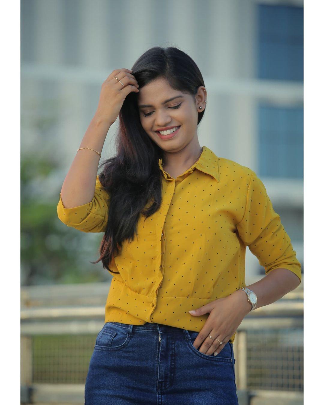 Tamil television actress hot photos | Pranika Dhakshu exposing hot photos gallery